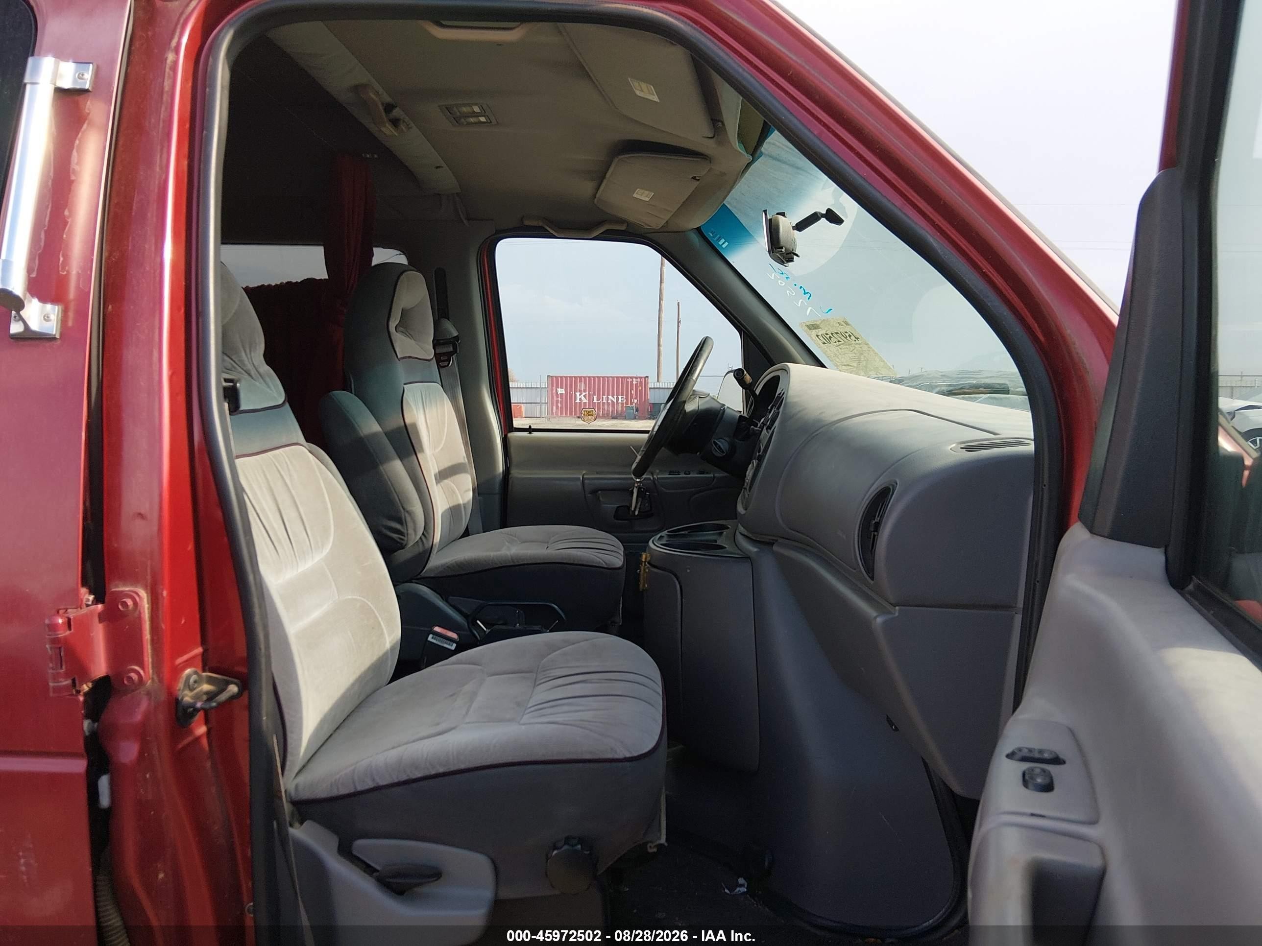 1998 Ford Club Wagon Xl/xlt Red vin: 1FMRE1162WHA23061