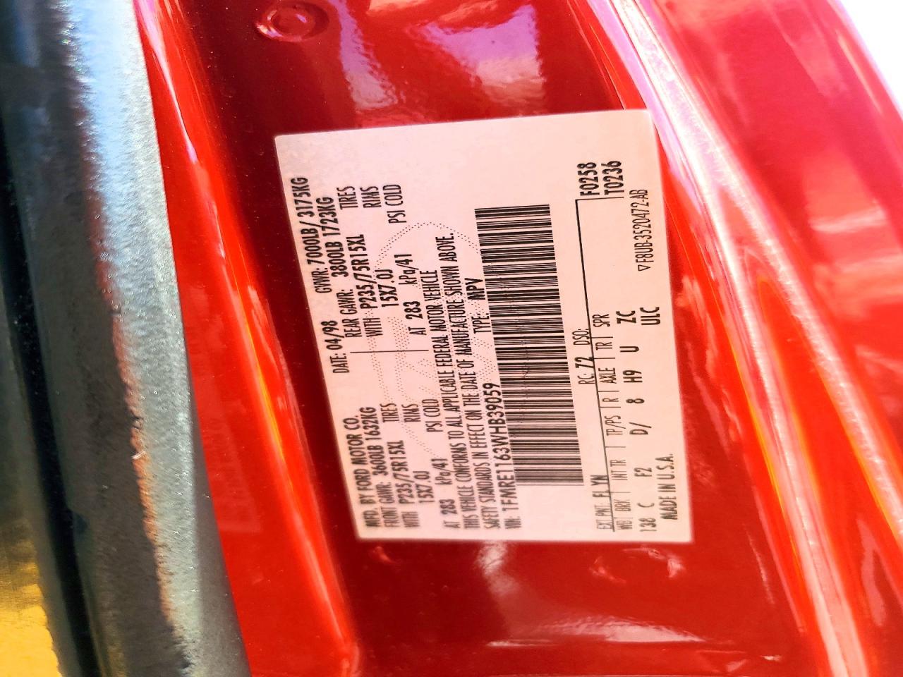 1998 Ford Econoline E150 Red vin: 1FMRE1163WHB39059