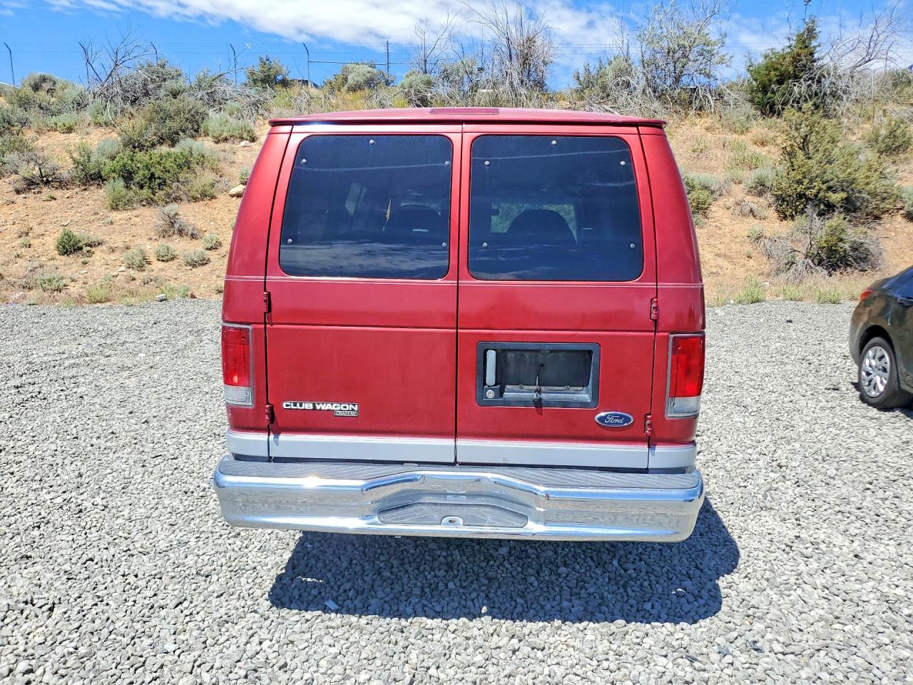 1998 Ford Econoline E150 Red vin: 1FMRE1163WHB39059