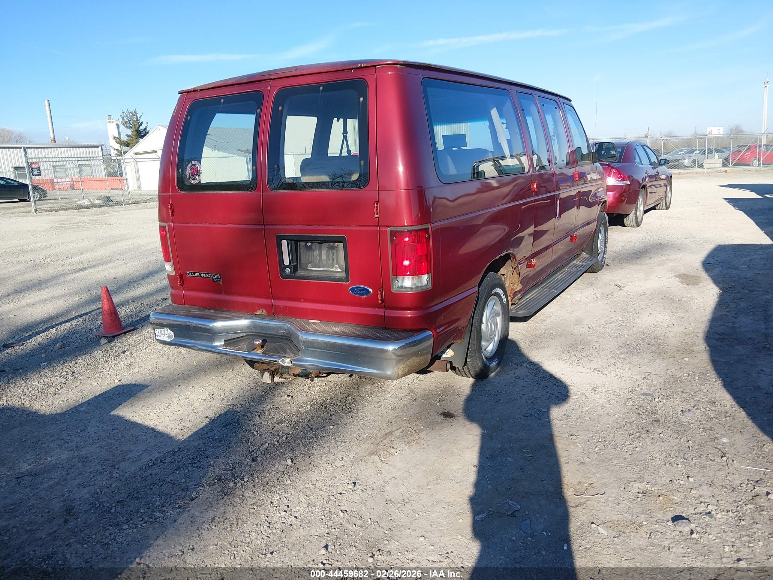 1998 Ford Club Wagon Xl/xlt Red vin: 1FMRE1165WHA24253