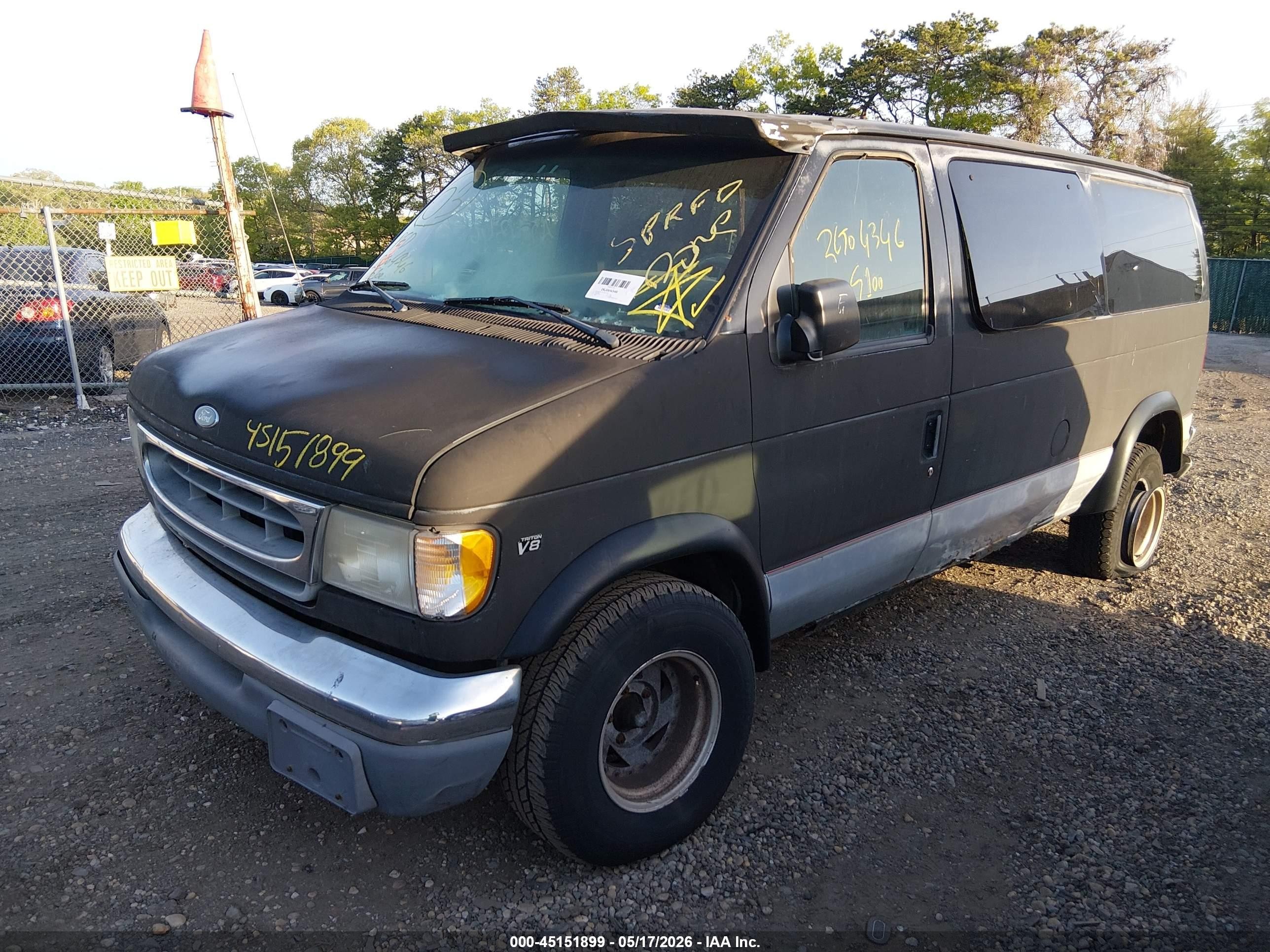 1998 Ford Club Wagon Xl/xlt Black vin: 1FMRE1165WHC14764