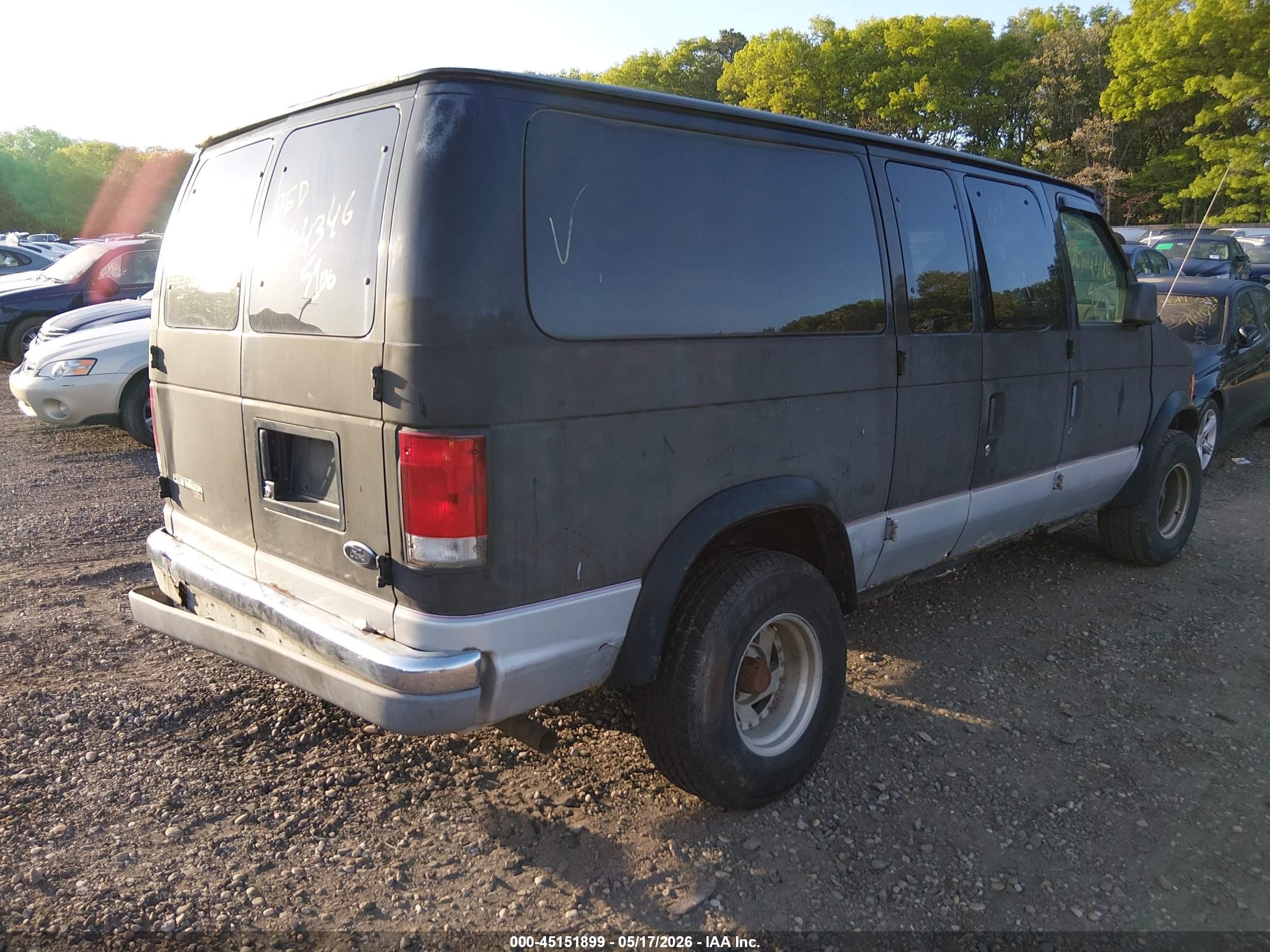 1998 Ford Club Wagon Xl/xlt Black vin: 1FMRE1165WHC14764