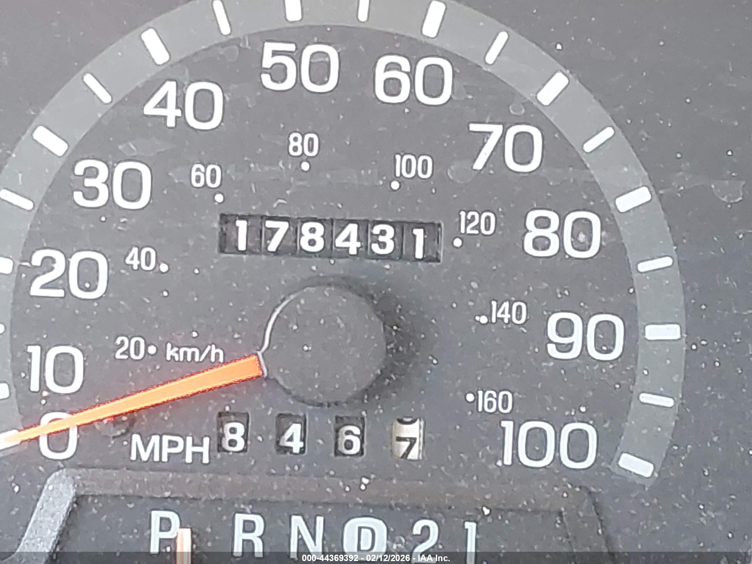 1998 Ford Club Wagon Xl/xlt Red vin: 1FMRE116XWHB99999