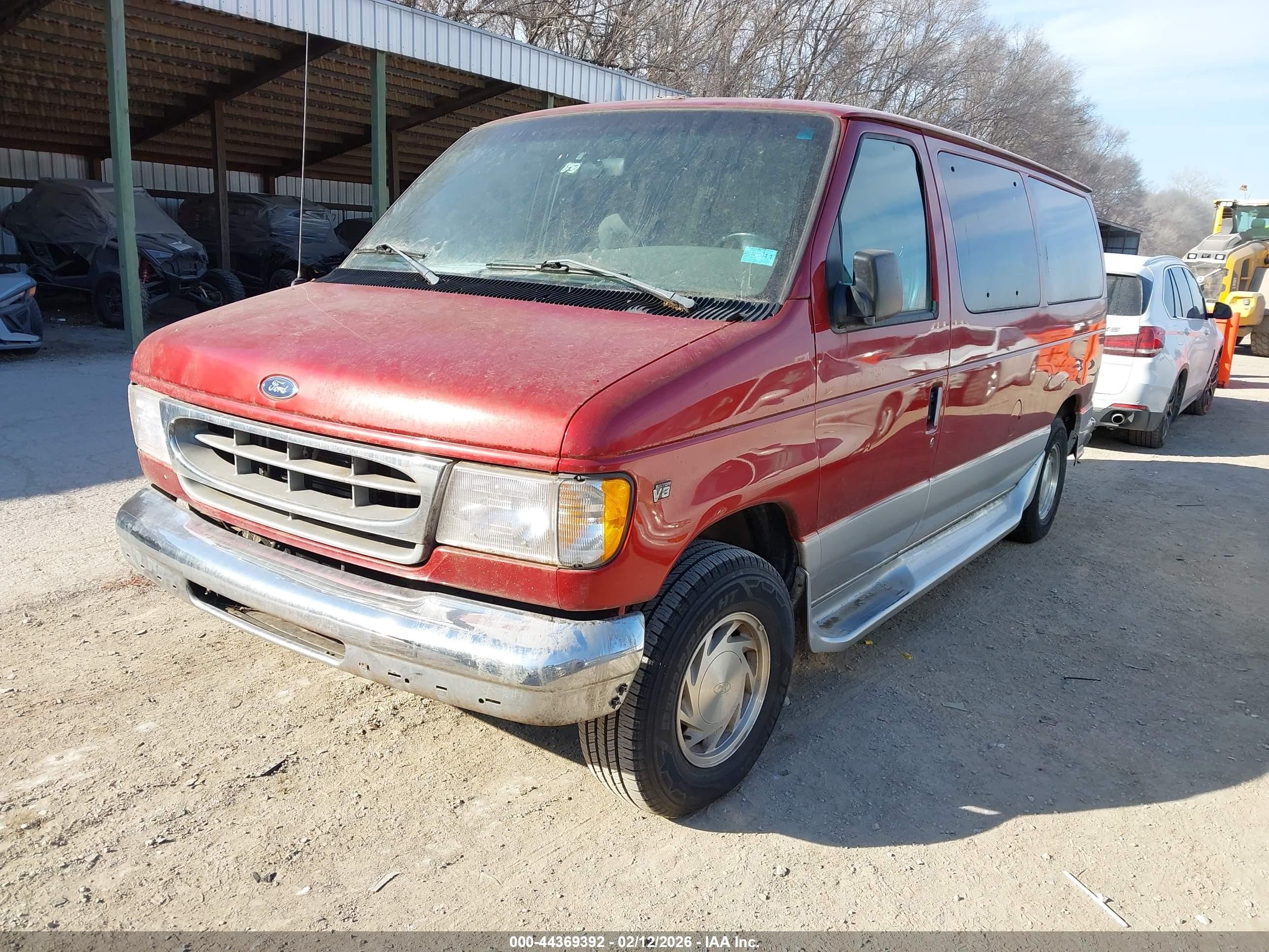 1998 Ford Club Wagon Xl/xlt Red vin: 1FMRE116XWHB99999