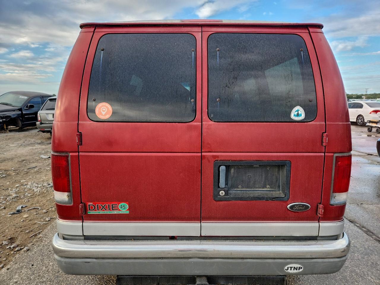 2001 Ford Econoline E150 Wagon Maroon vin: 1FMRE11L11HA88577