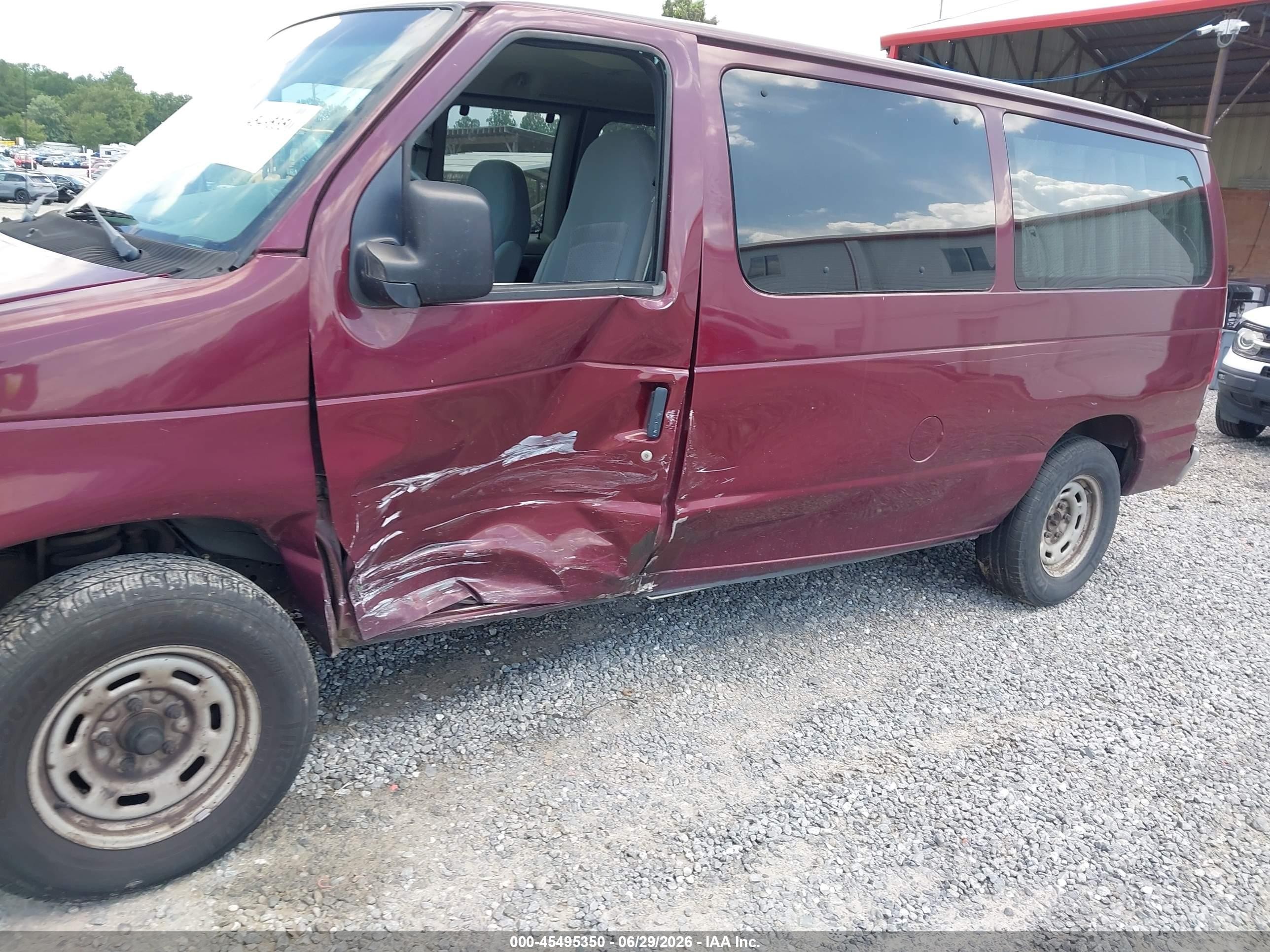 2006 Ford E-150   Burgundy vin: 1FMRE11L36DA99563