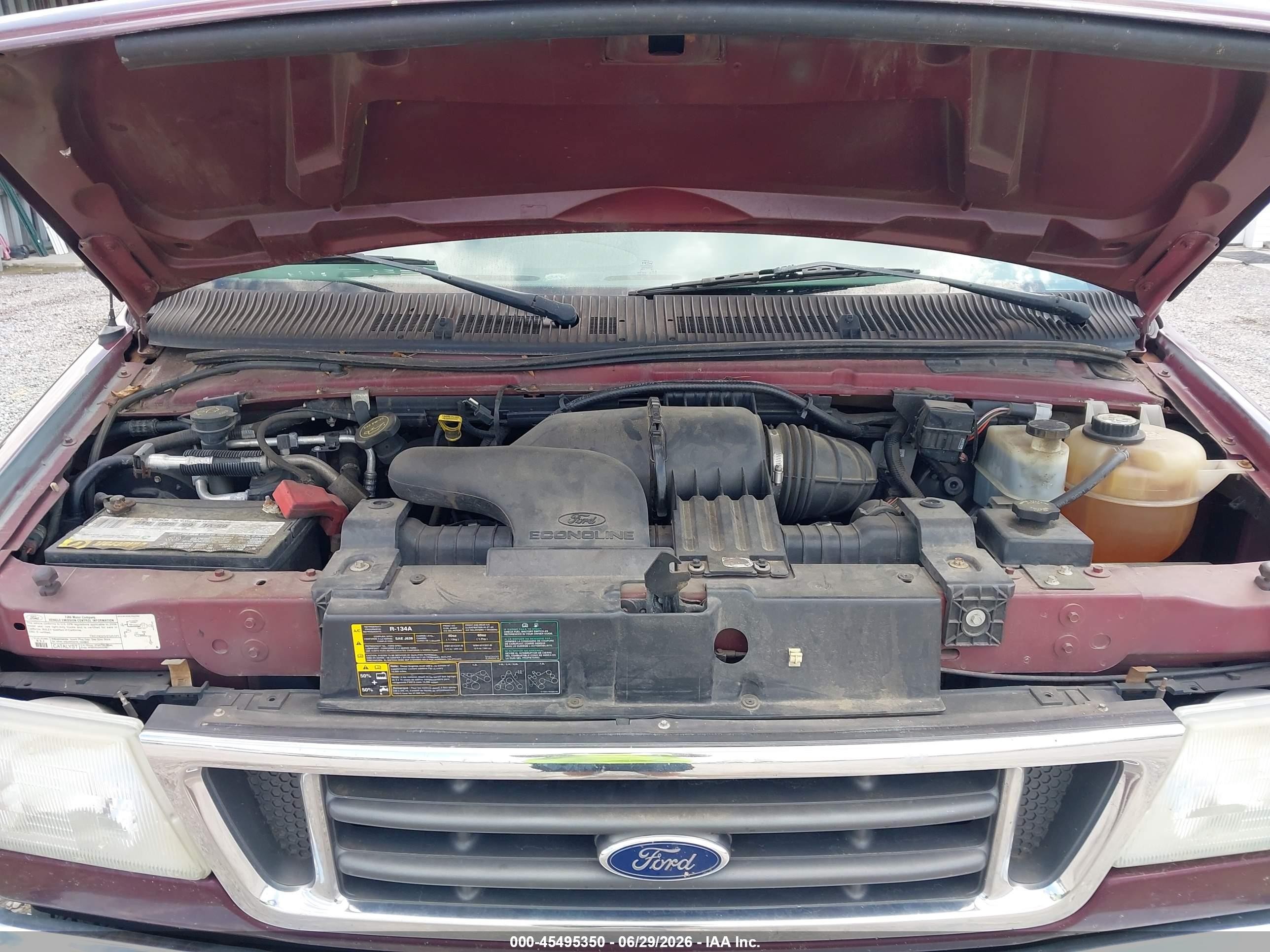 2006 Ford E-150   Burgundy vin: 1FMRE11L36DA99563