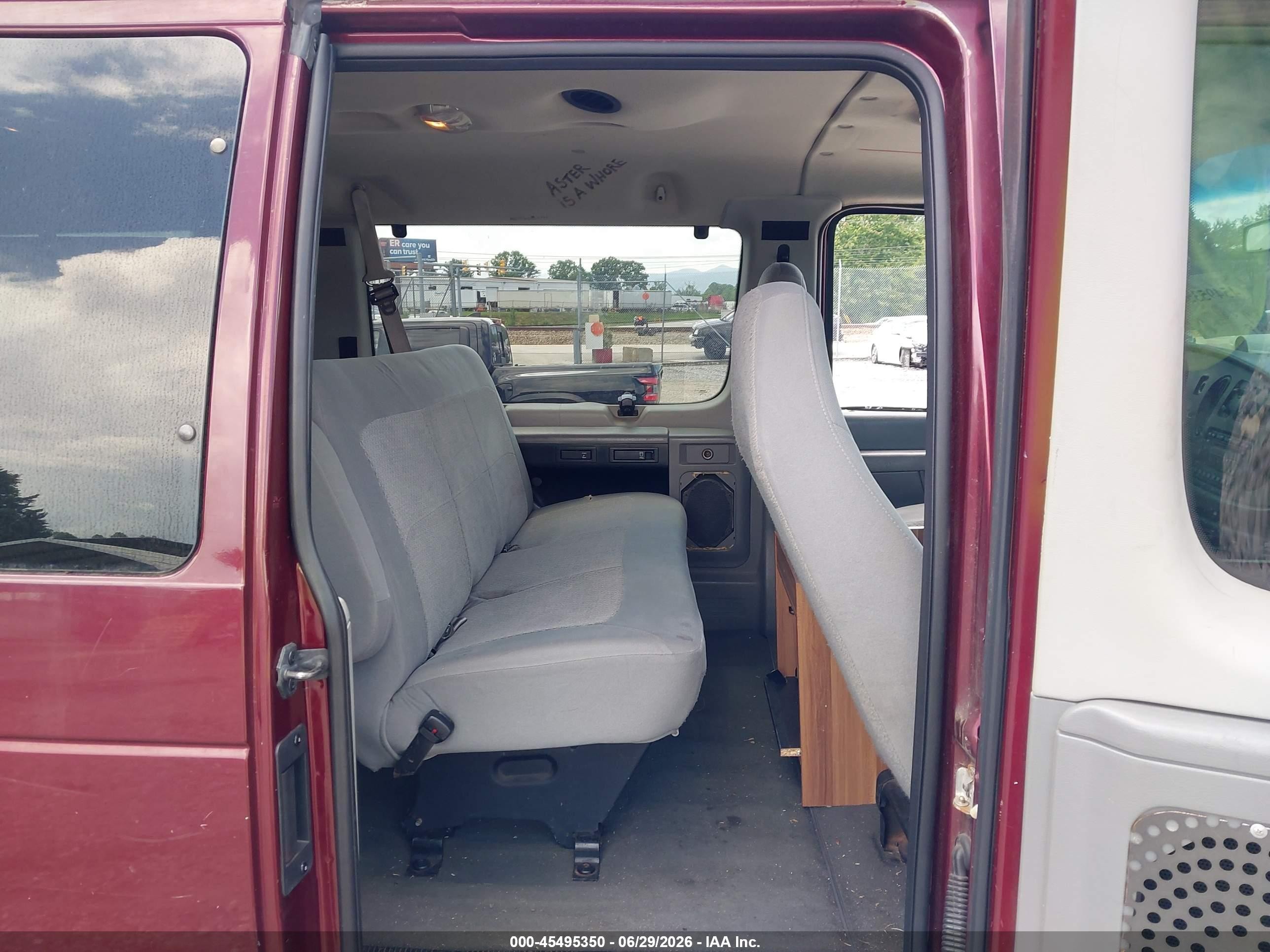 2006 Ford E-150   Burgundy vin: 1FMRE11L36DA99563