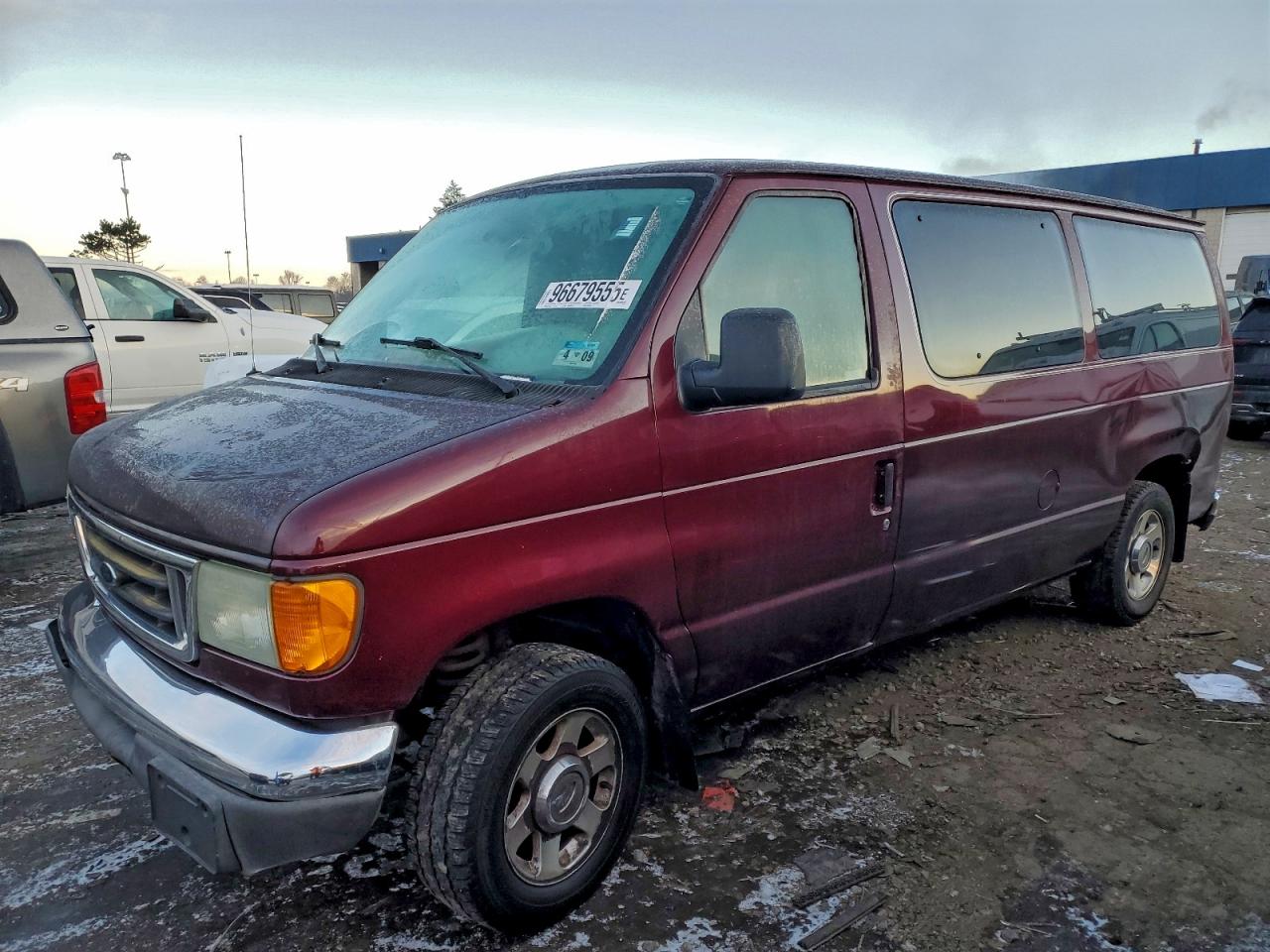 2004 Ford Econoline E150 Wagon Maroon vin: 1FMRE11L44HA90909