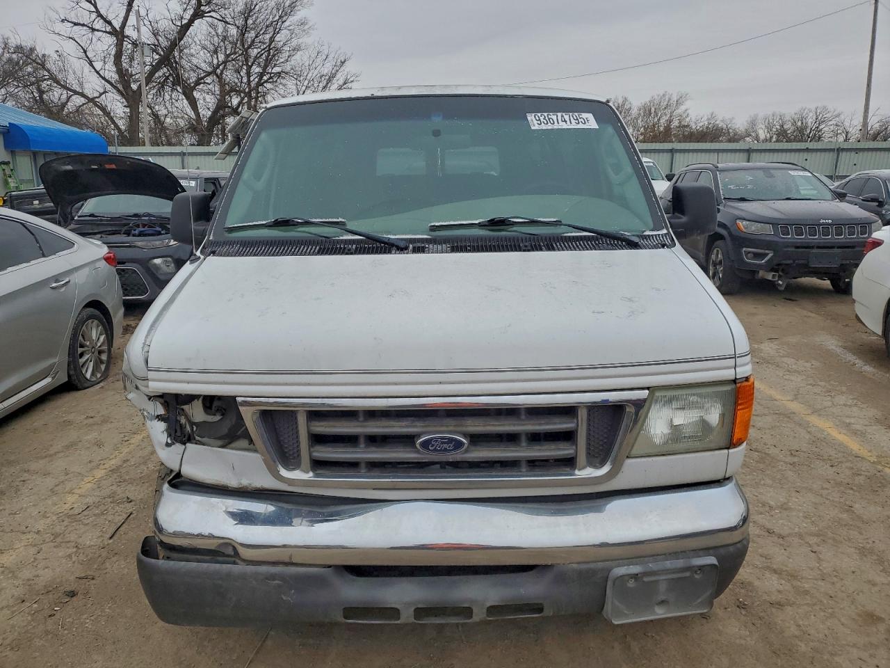 2004 Ford Econoline E150 Wagon White vin: 1FMRE11L44HB09085