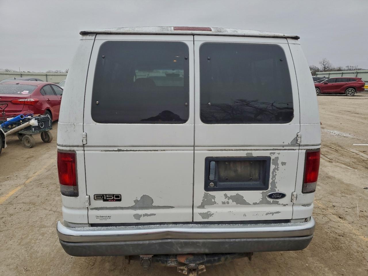 2004 Ford Econoline E150 Wagon White vin: 1FMRE11L44HB09085