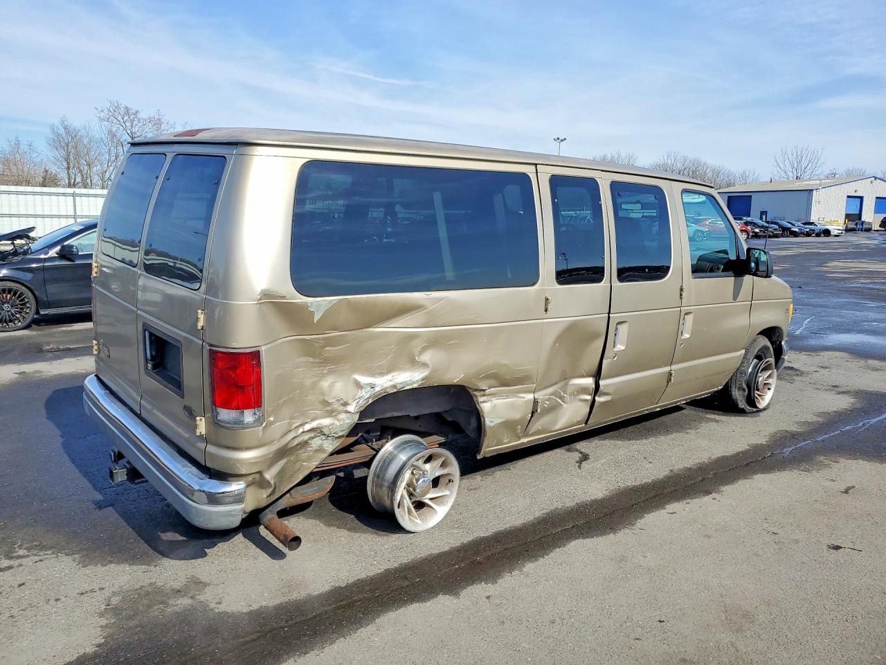 1999 Ford Econoline E150 Wagon Tan vin: 1FMRE11L4XHA55274