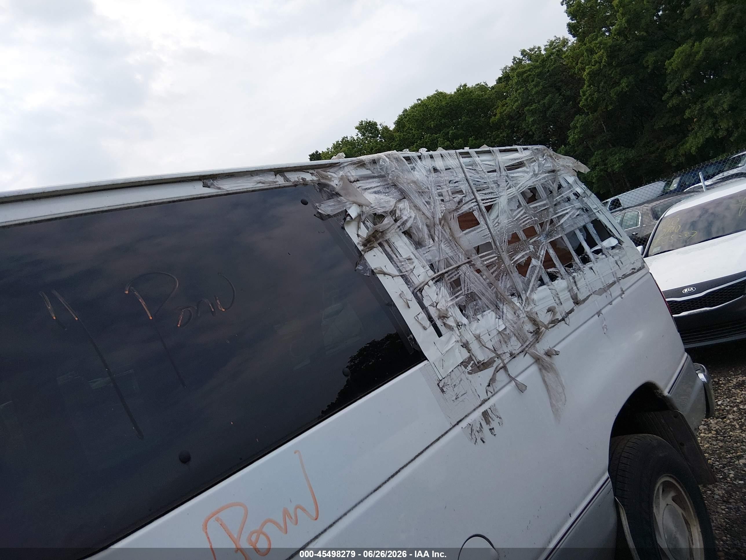2000 Ford E-150 Xl/xlt White vin: 1FMRE11L5YHB69477