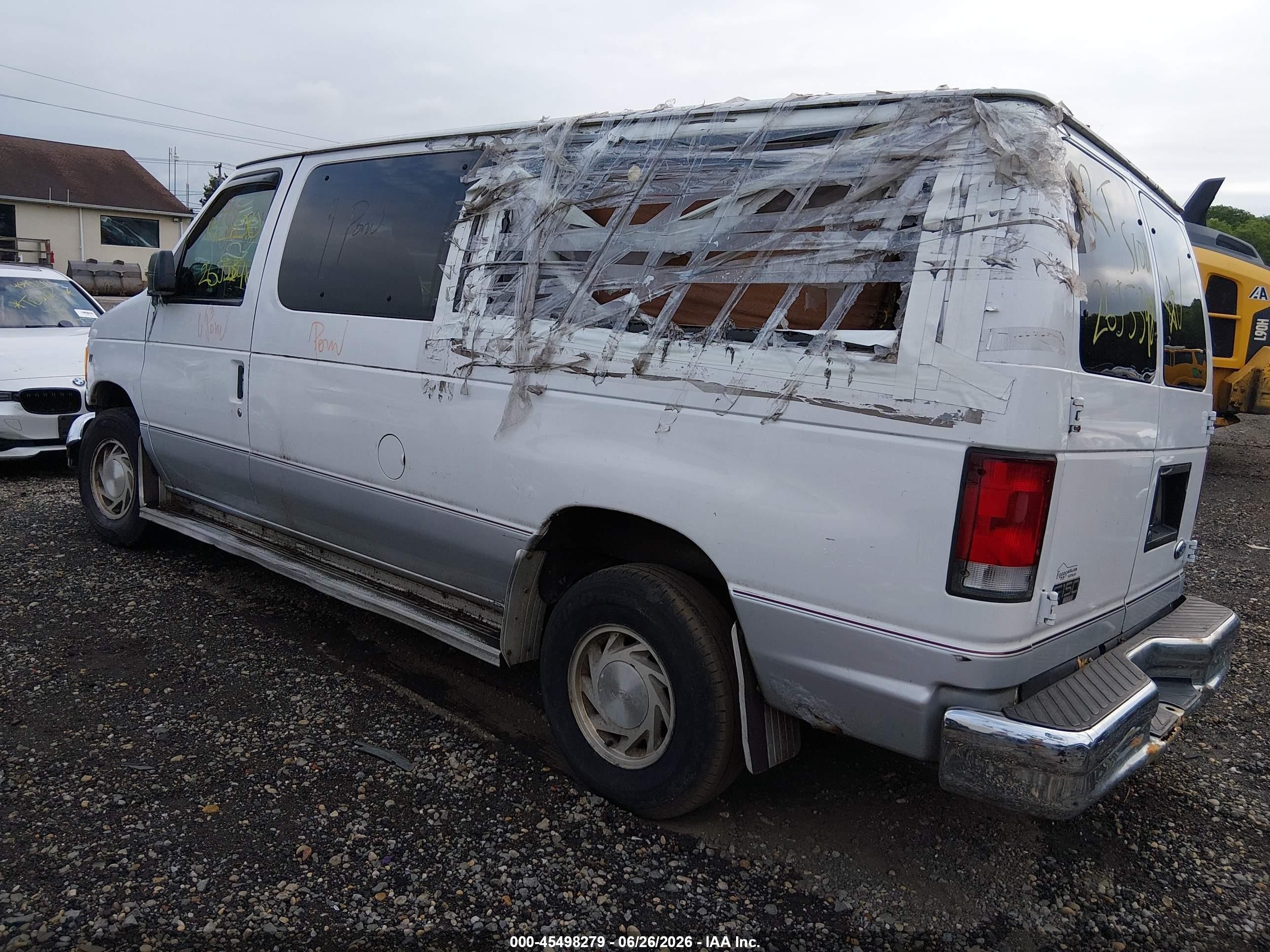 2000 Ford E-150 Xl/xlt White vin: 1FMRE11L5YHB69477