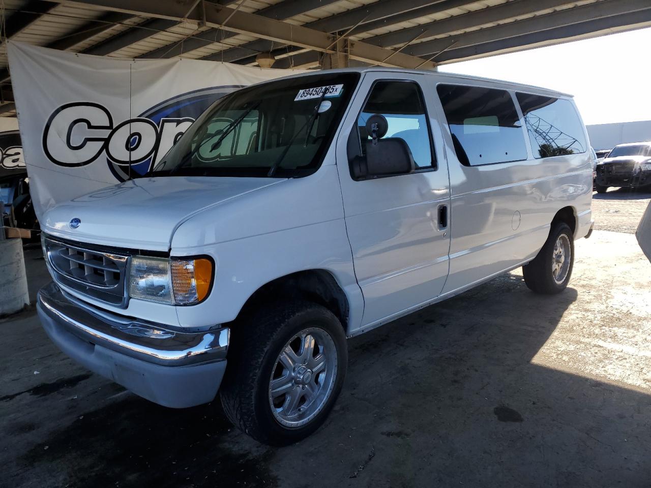 2001 Ford Econoline E150 Wagon White vin: 1FMRE11L61HA97209