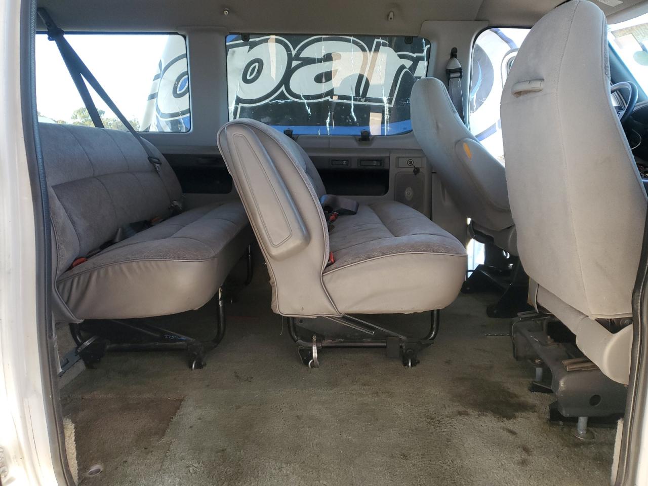 2001 Ford Econoline E150 Wagon White vin: 1FMRE11L61HA97209