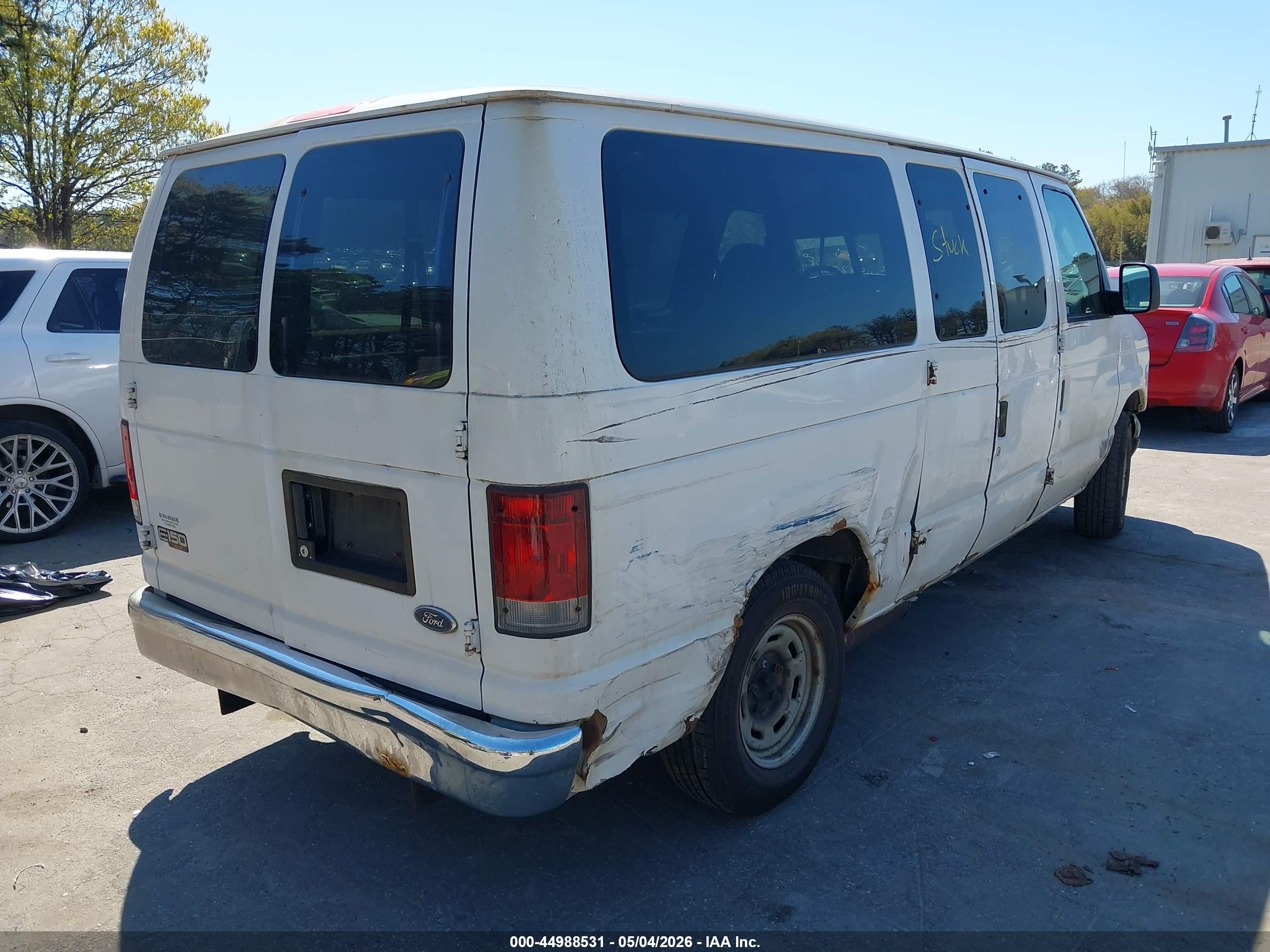 2005 Ford E-150 Chateau/xl/xlt White vin: 1FMRE11L75HB18882