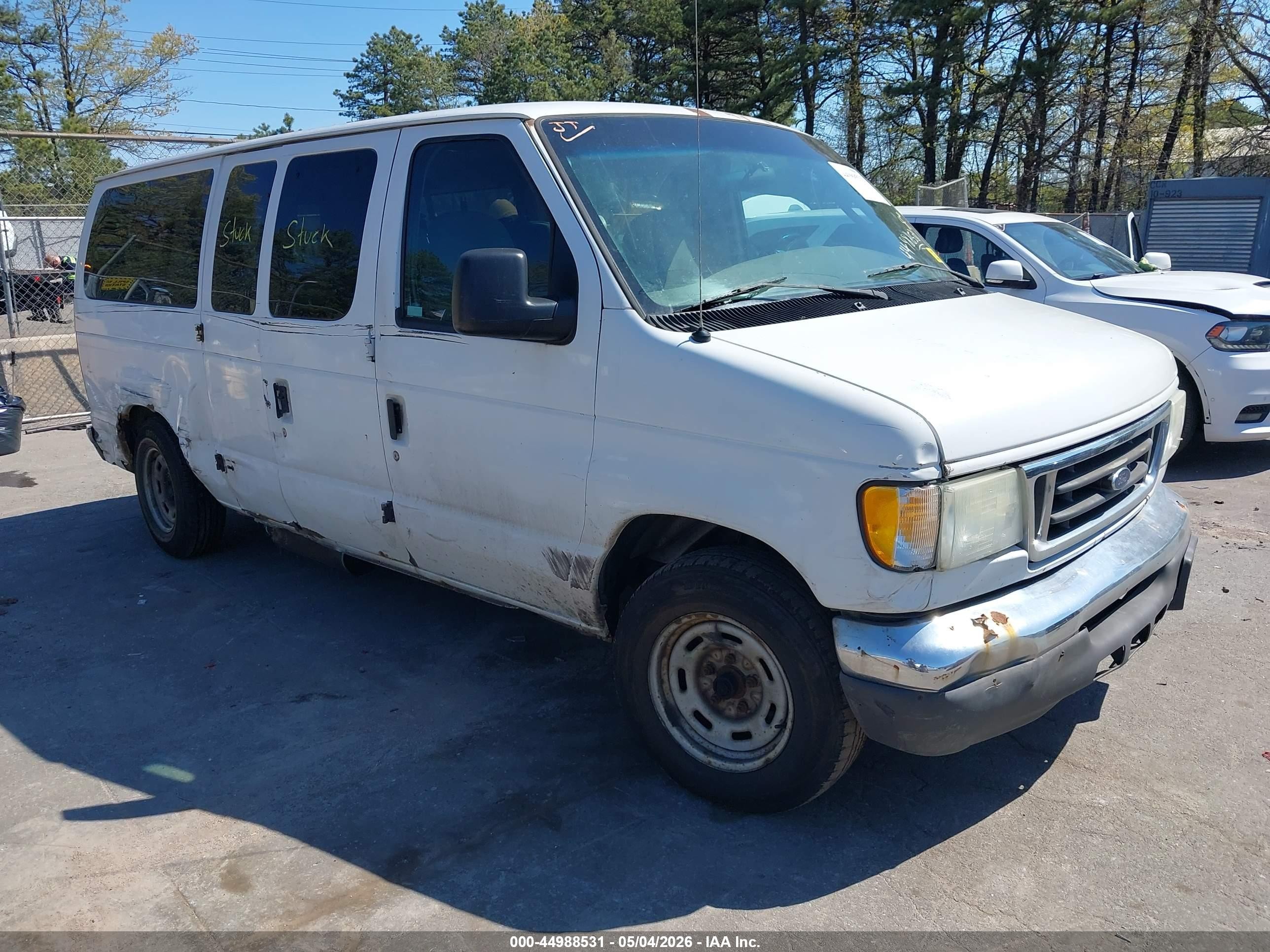2005 Ford E-150 Chateau/xl/xlt White vin: 1FMRE11L75HB18882