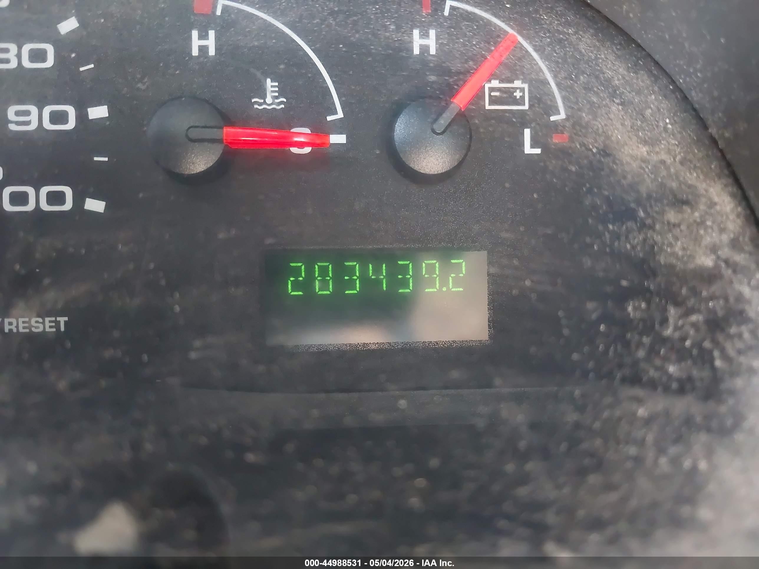 2005 Ford E-150 Chateau/xl/xlt White vin: 1FMRE11L75HB18882