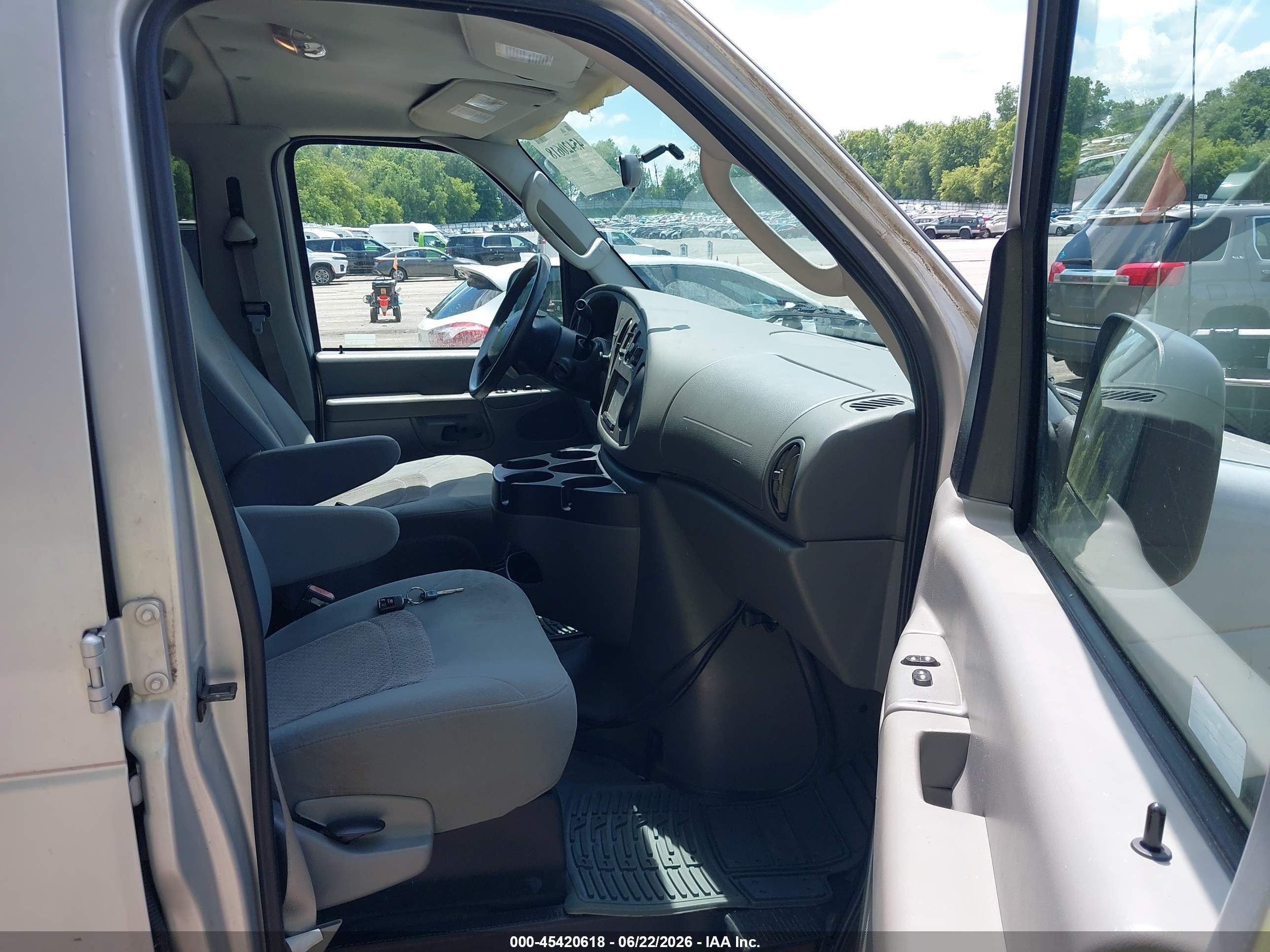 2006 Ford E-150 Xl/xlt Silver vin: 1FMRE11L86DA99591