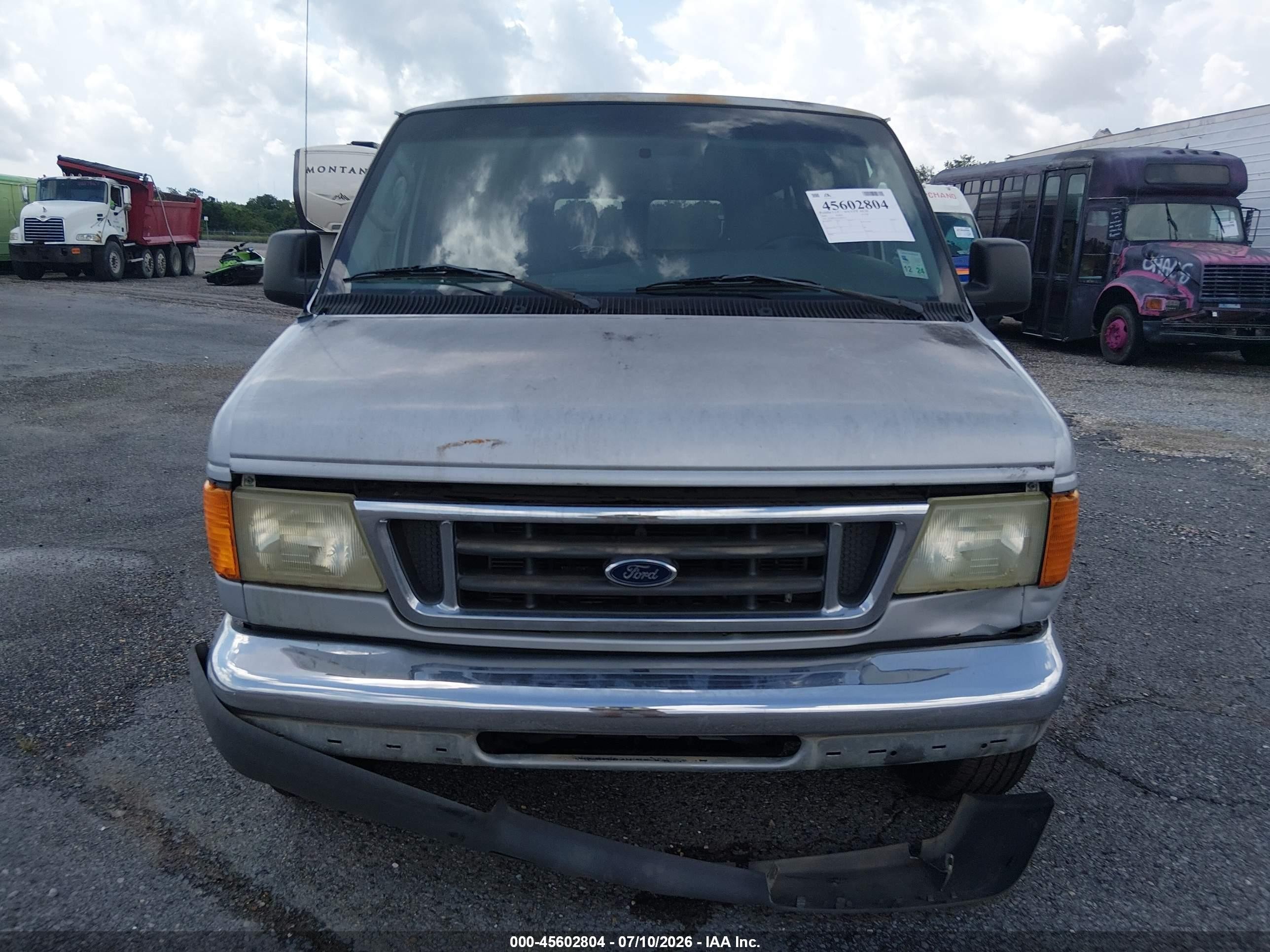 2005 Ford E-150 Chateau/xl/xlt Silver vin: 1FMRE11L95HB00173
