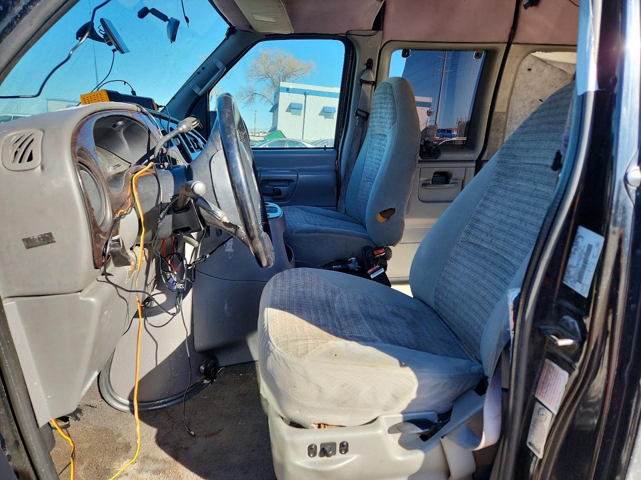 2001 Ford Econoline E150 Wagon Black vin: 1FMRE11LX1HB65947