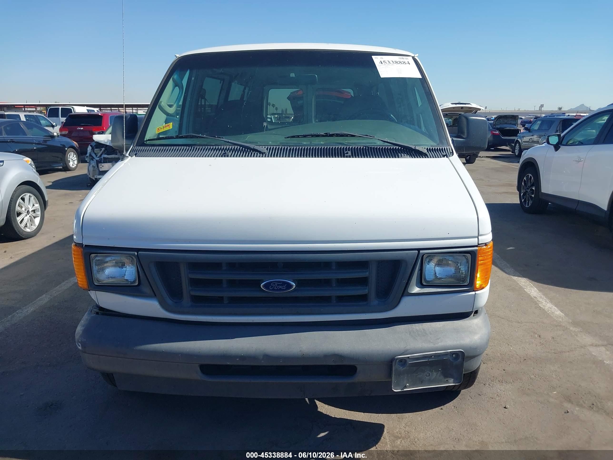 2003 Ford E-150 Chateau/xl/xlt White vin: 1FMRE11W33HB11449