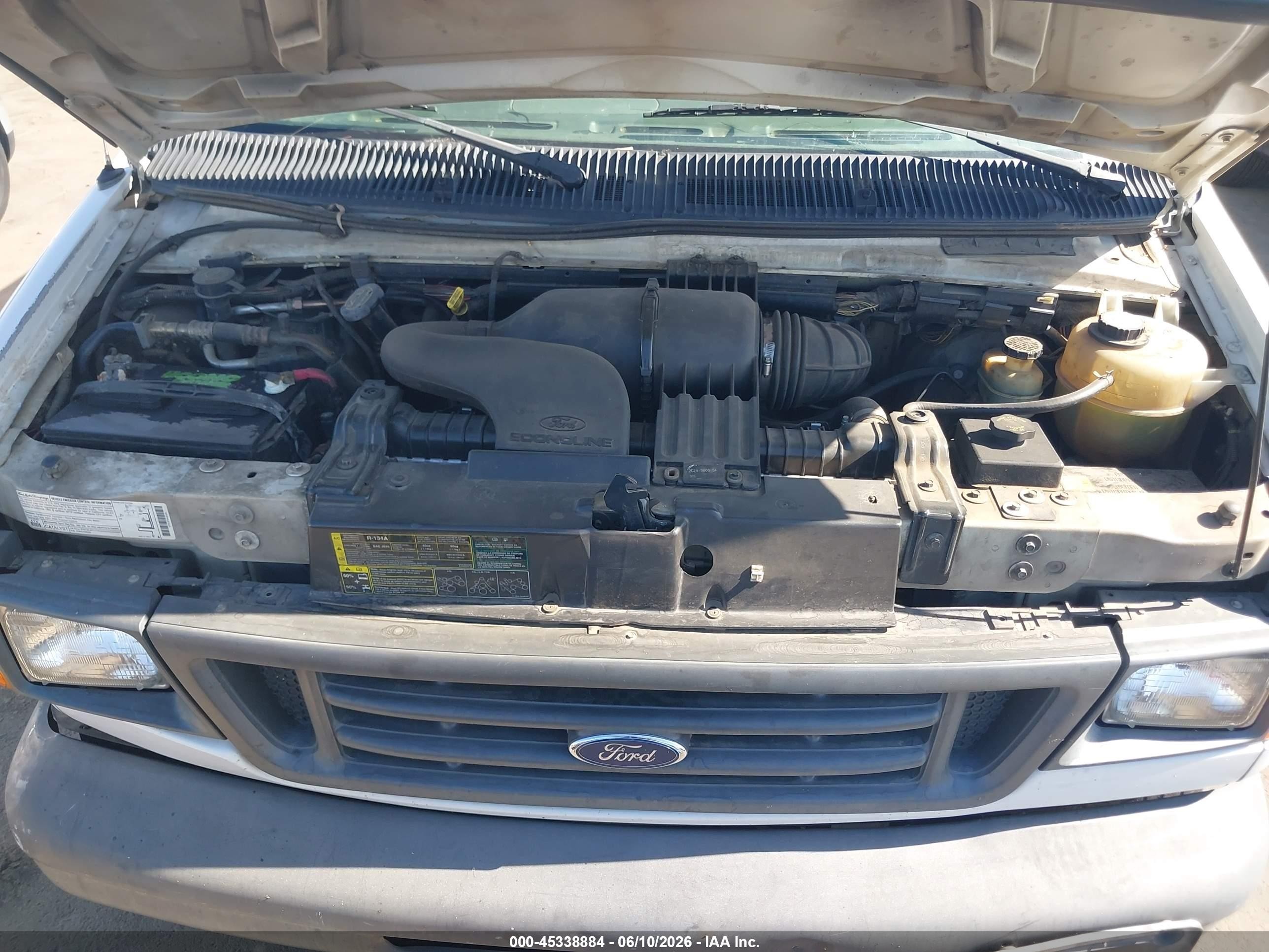 2003 Ford E-150 Chateau/xl/xlt White vin: 1FMRE11W33HB11449