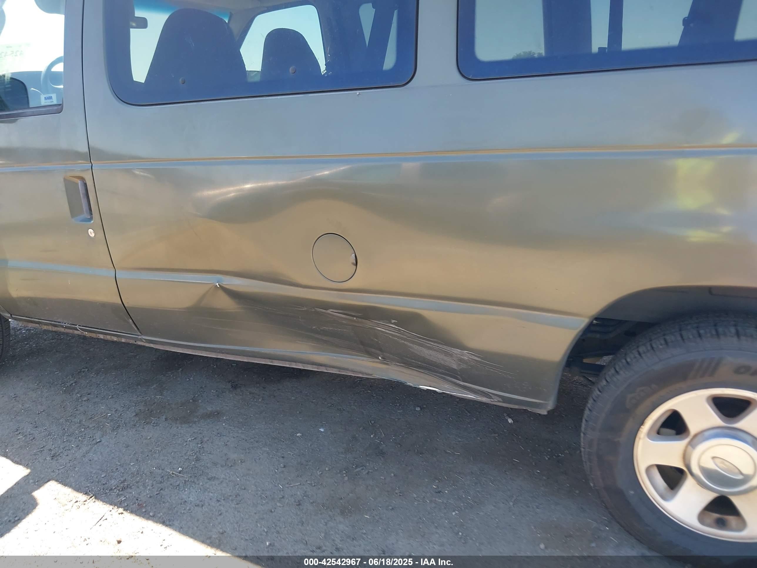 2005 Ford E-150 Chateau/xl/xlt Green vin: 1FMRE11W35HA16845