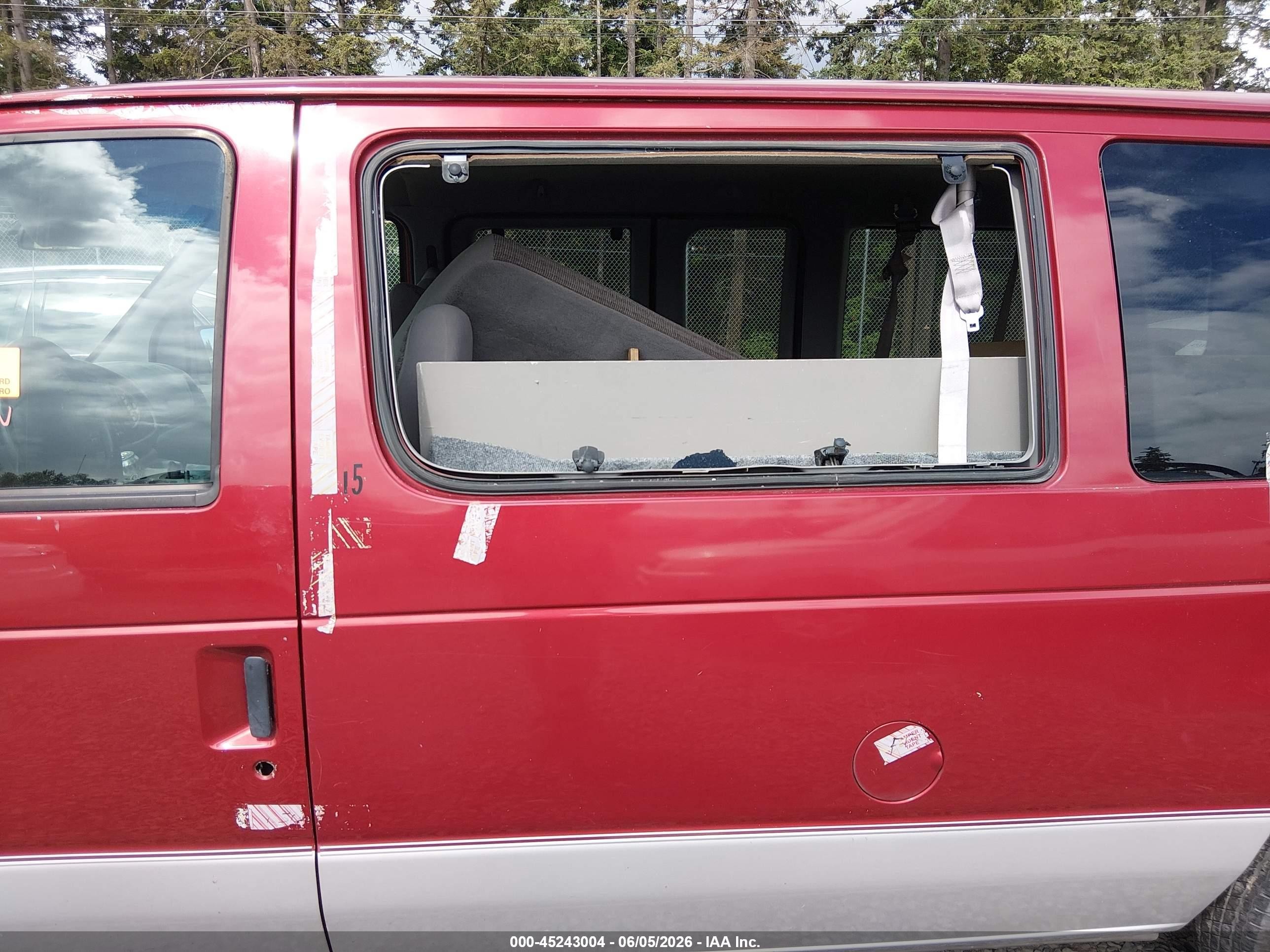 2000 Ford E-150 Xl/xlt Red vin: 1FMRE11W5YHB10147