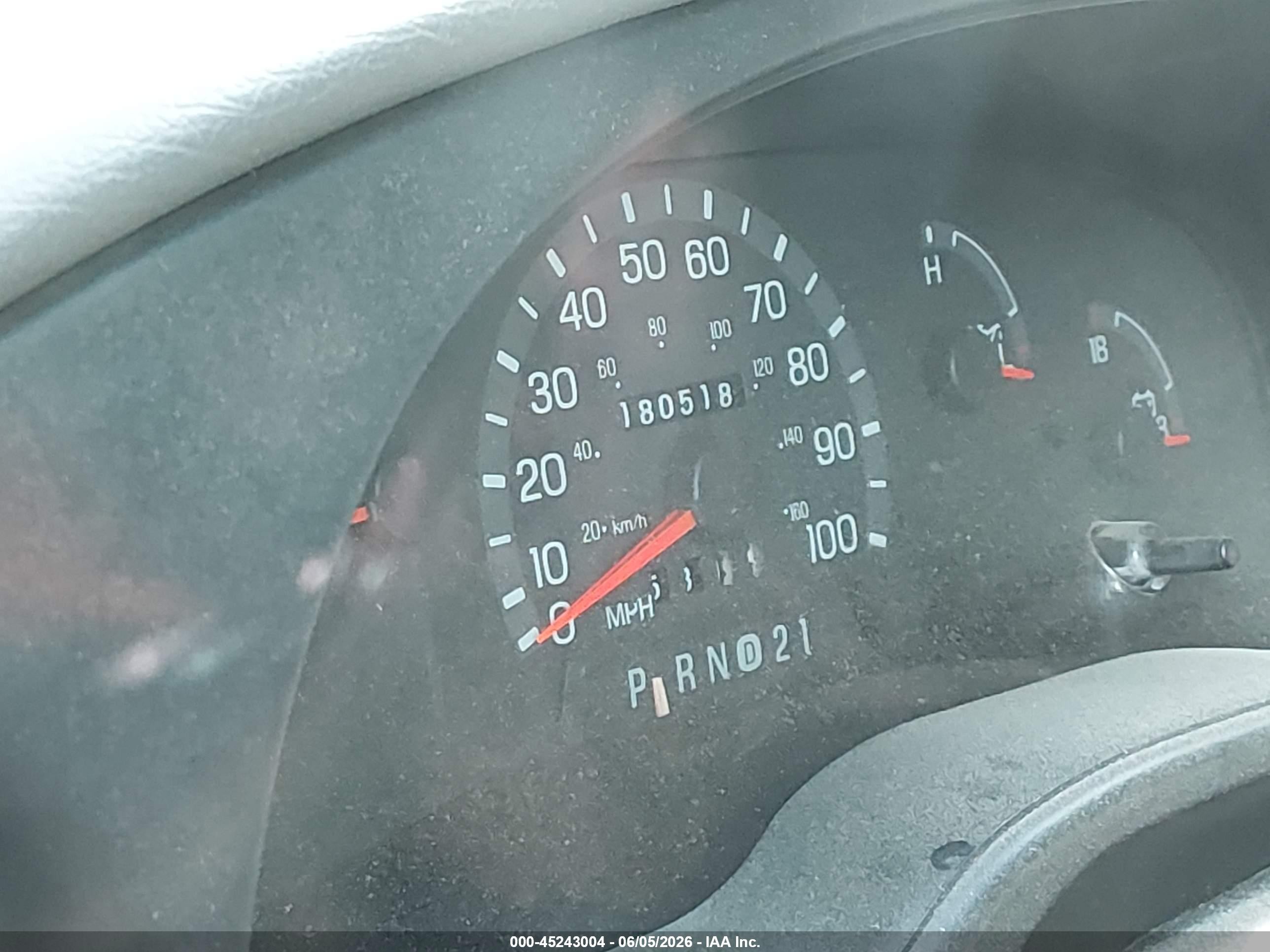2000 Ford E-150 Xl/xlt Red vin: 1FMRE11W5YHB10147