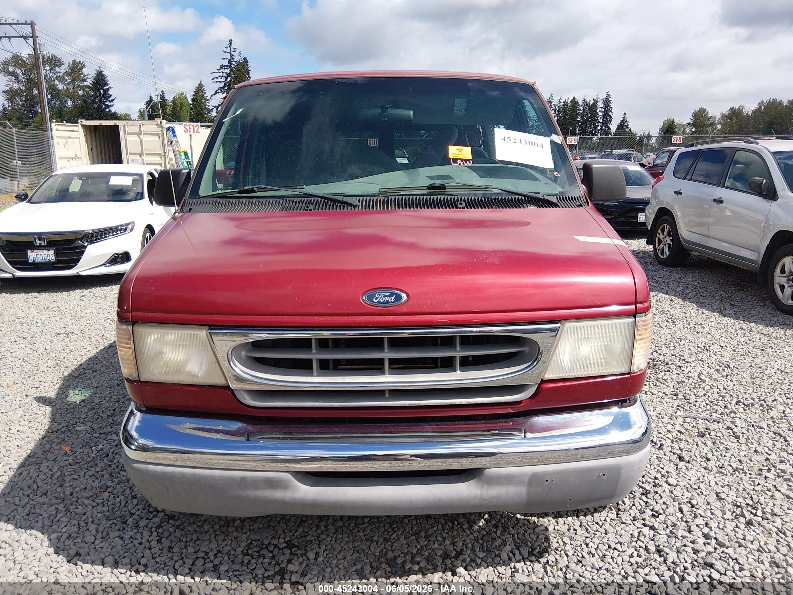 2000 Ford E-150 Xl/xlt Red vin: 1FMRE11W5YHB10147