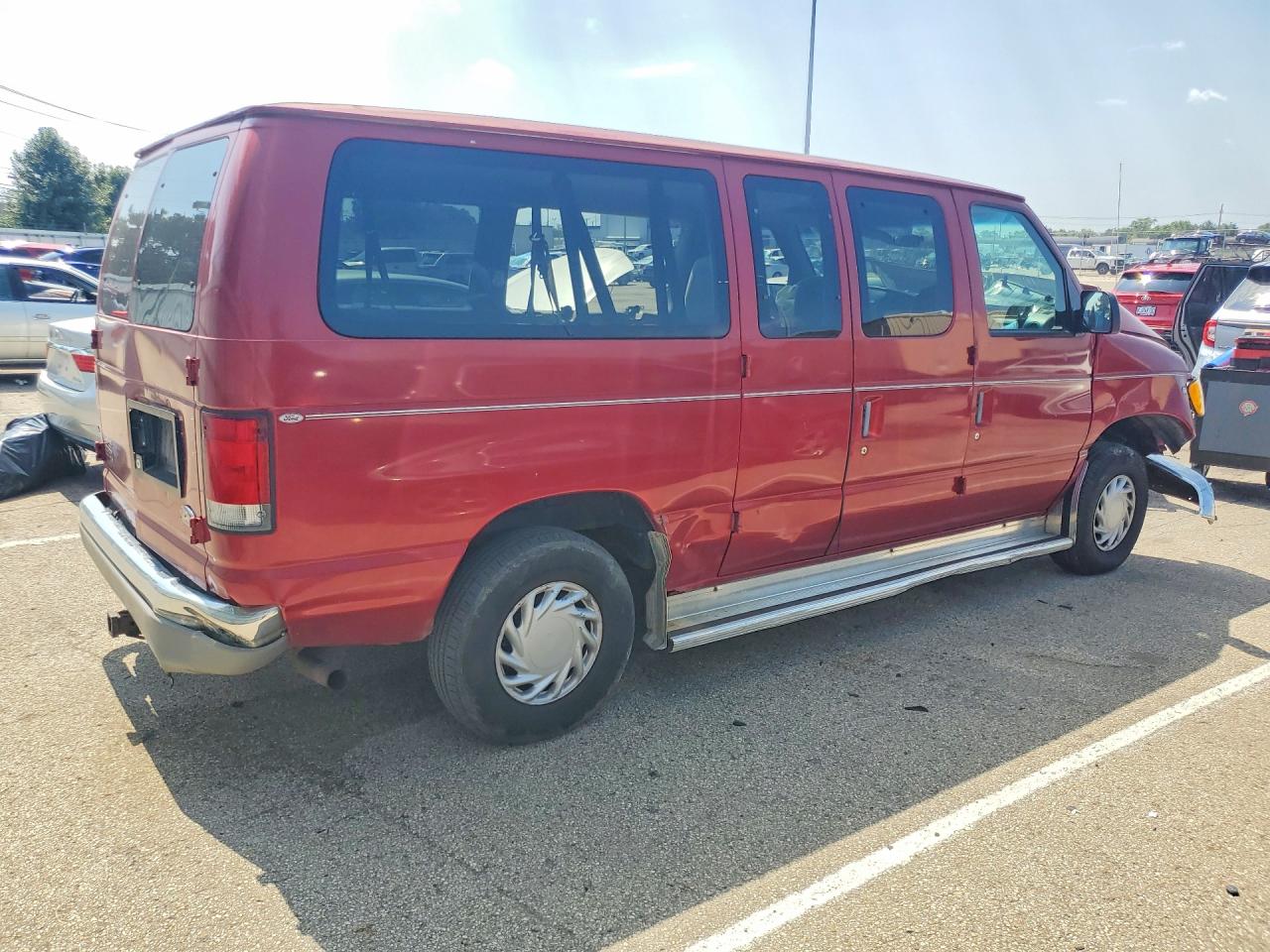1999 Ford Econoline E150 Wagon Red vin: 1FMRE11W6XHB57623