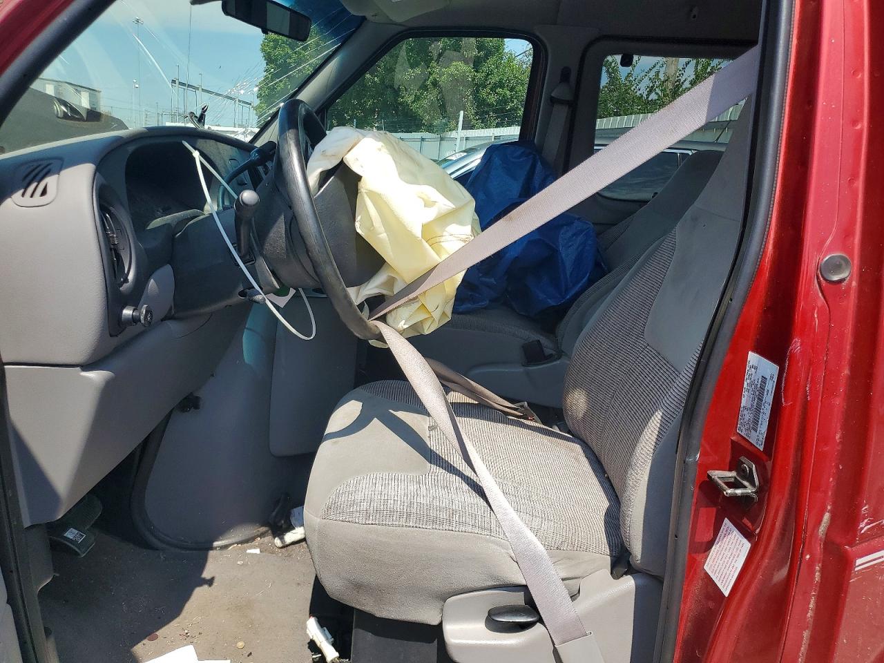 1999 Ford Econoline E150 Wagon Red vin: 1FMRE11W6XHB57623