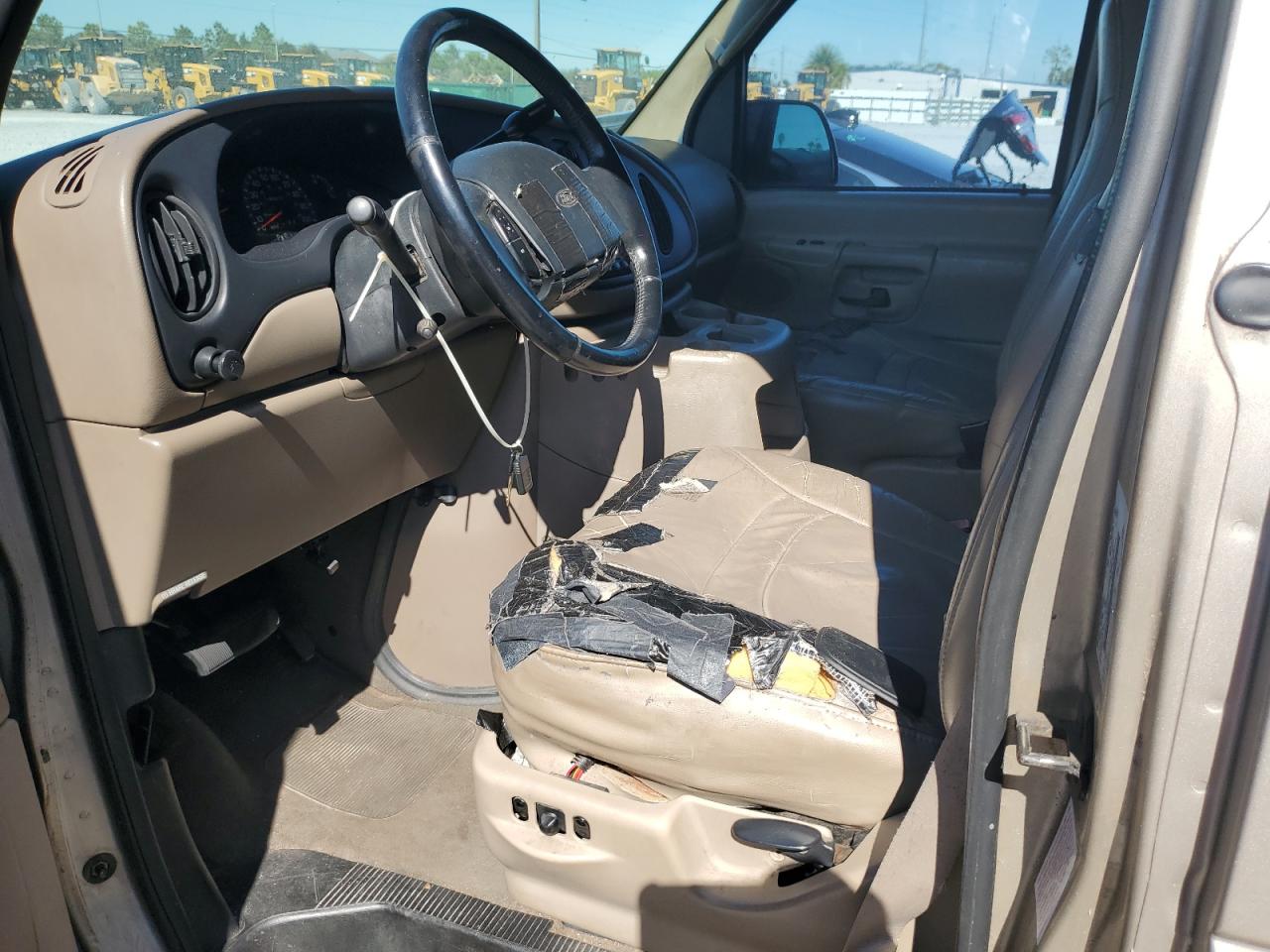 2001 Ford Econoline E150 Wagon Tan vin: 1FMRE11W91HB52830