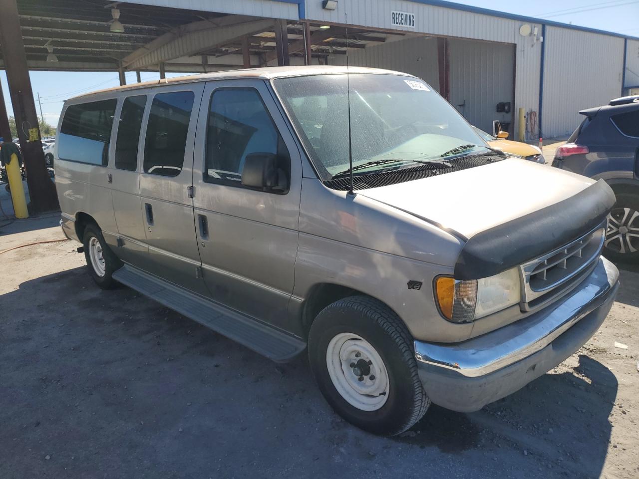 2001 Ford Econoline E150 Wagon Tan vin: 1FMRE11W91HB52830