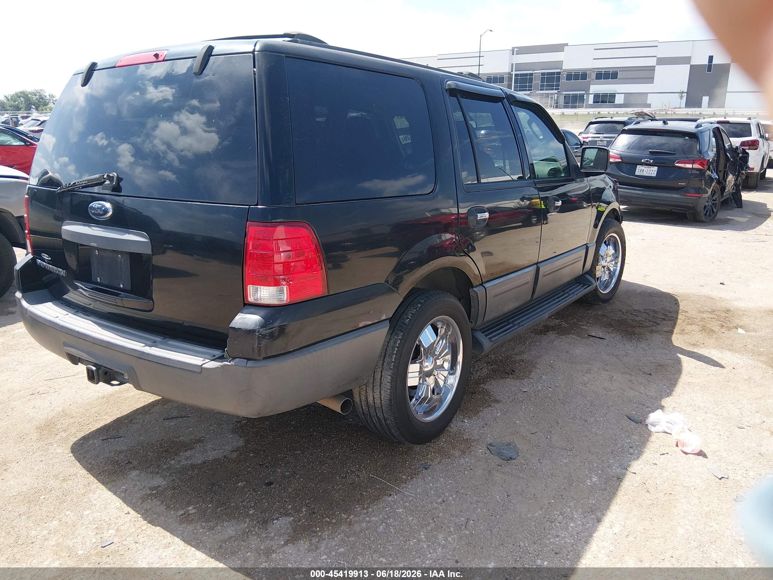 2004 Ford Expedition Xls Black vin: 1FMRU13W24LB67901