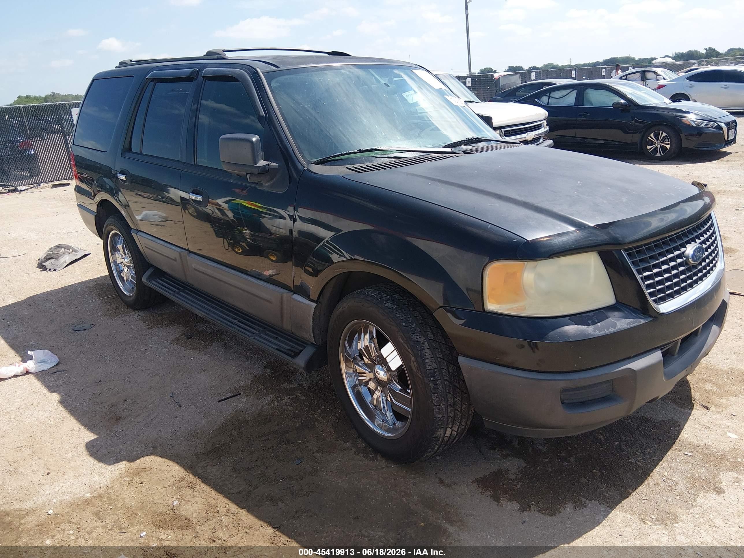 2004 Ford Expedition Xls Black vin: 1FMRU13W24LB67901