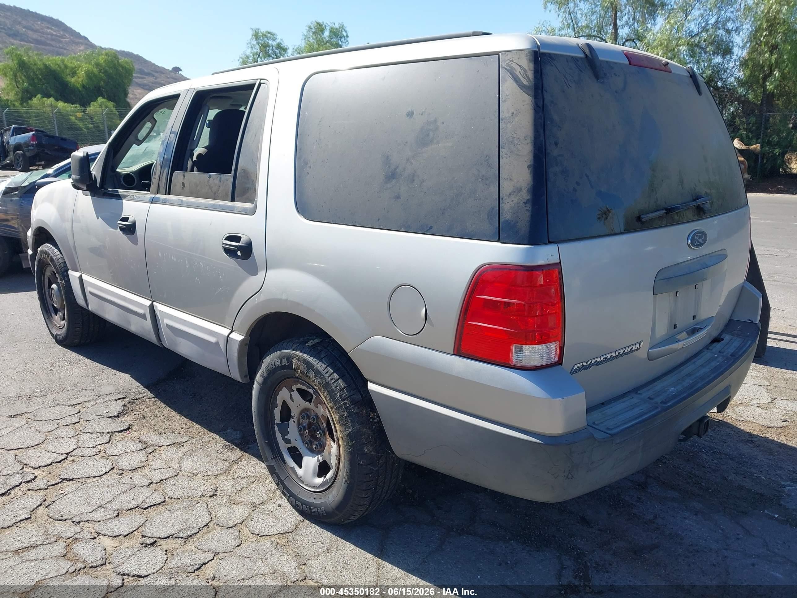 2004 Ford Expedition Xls Silver vin: 1FMRU13W44LA84986