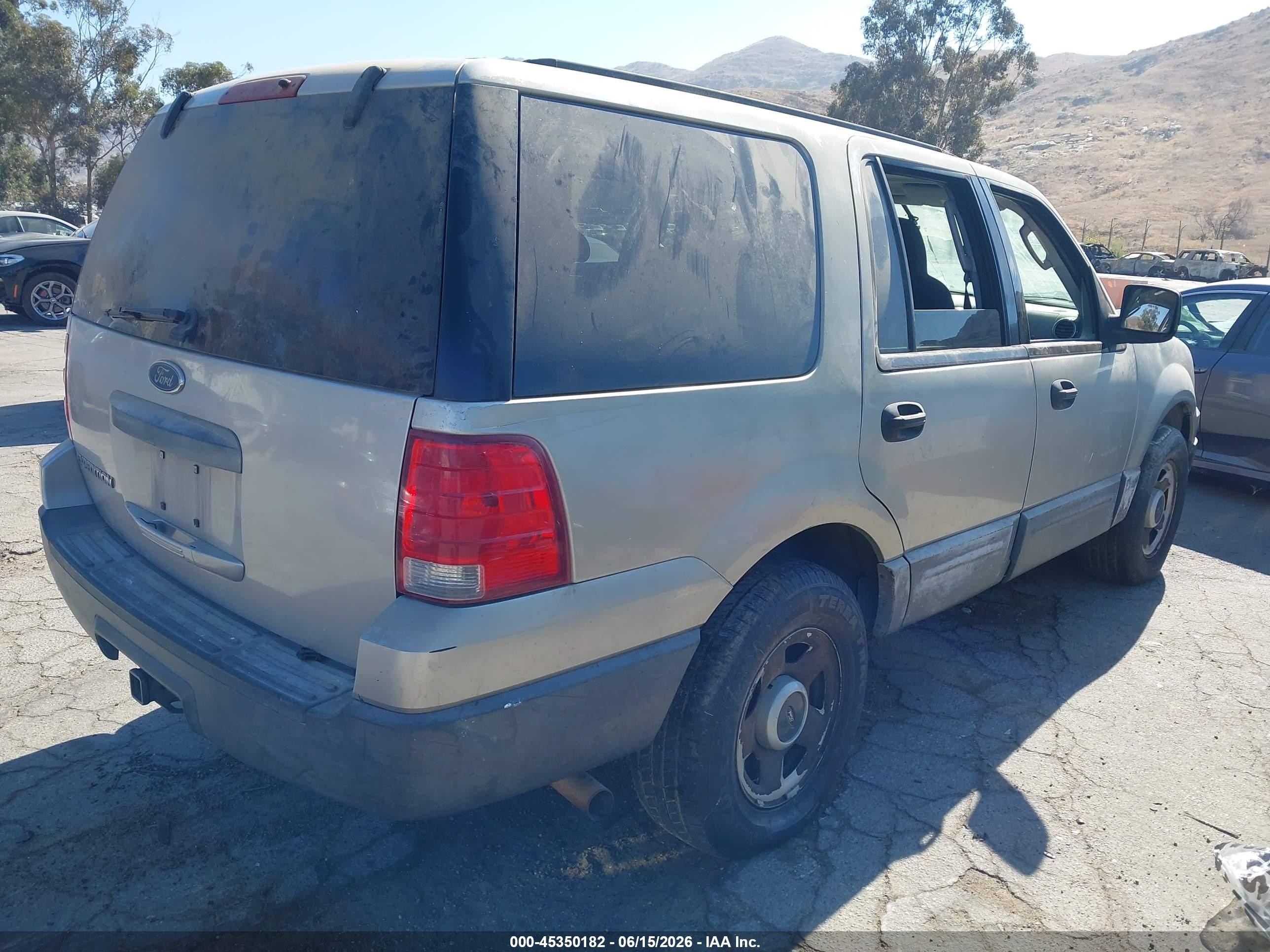 2004 Ford Expedition Xls Silver vin: 1FMRU13W44LA84986
