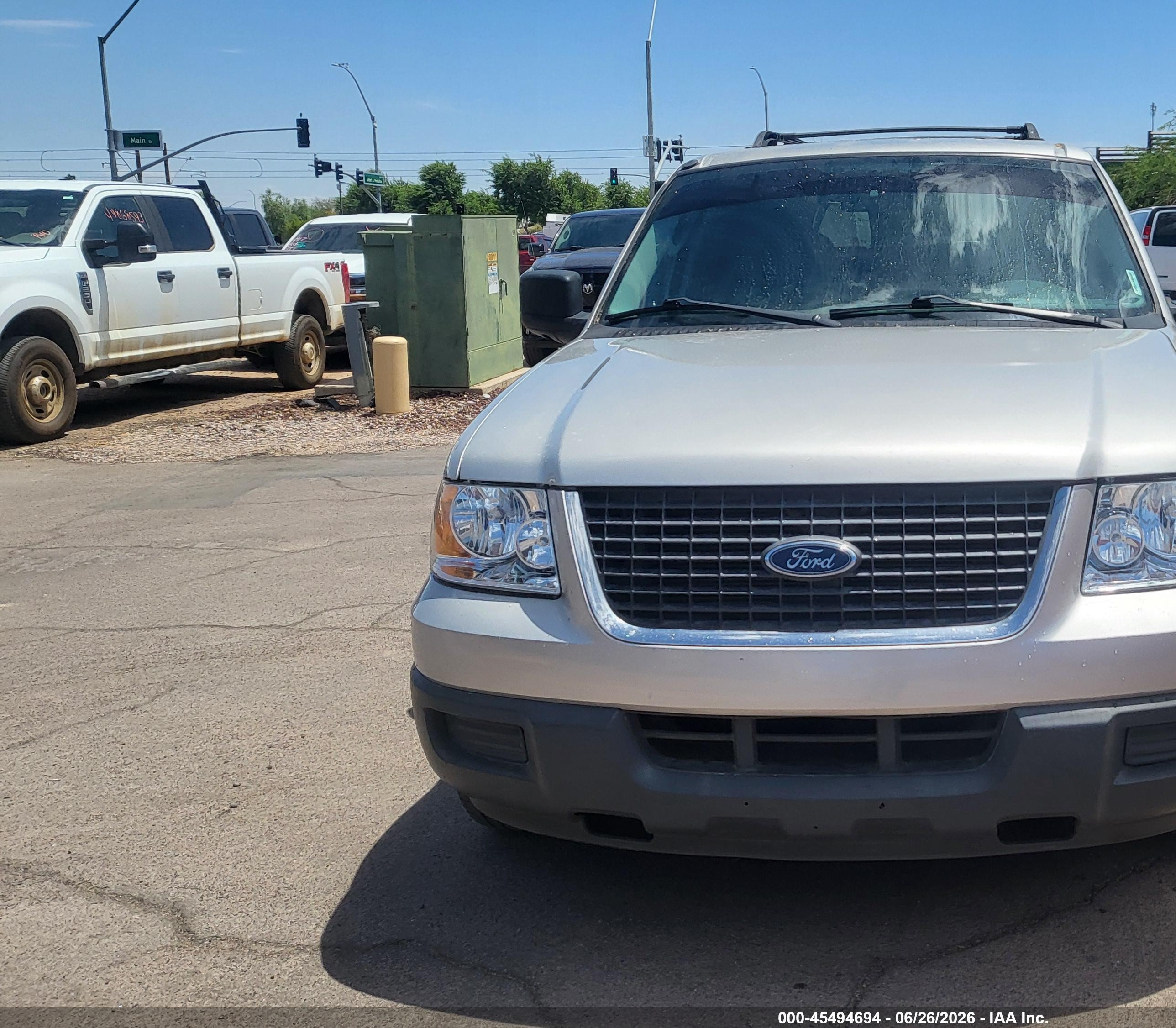 2004 Ford Expedition Xls Silver vin: 1FMRU13W64LB74351