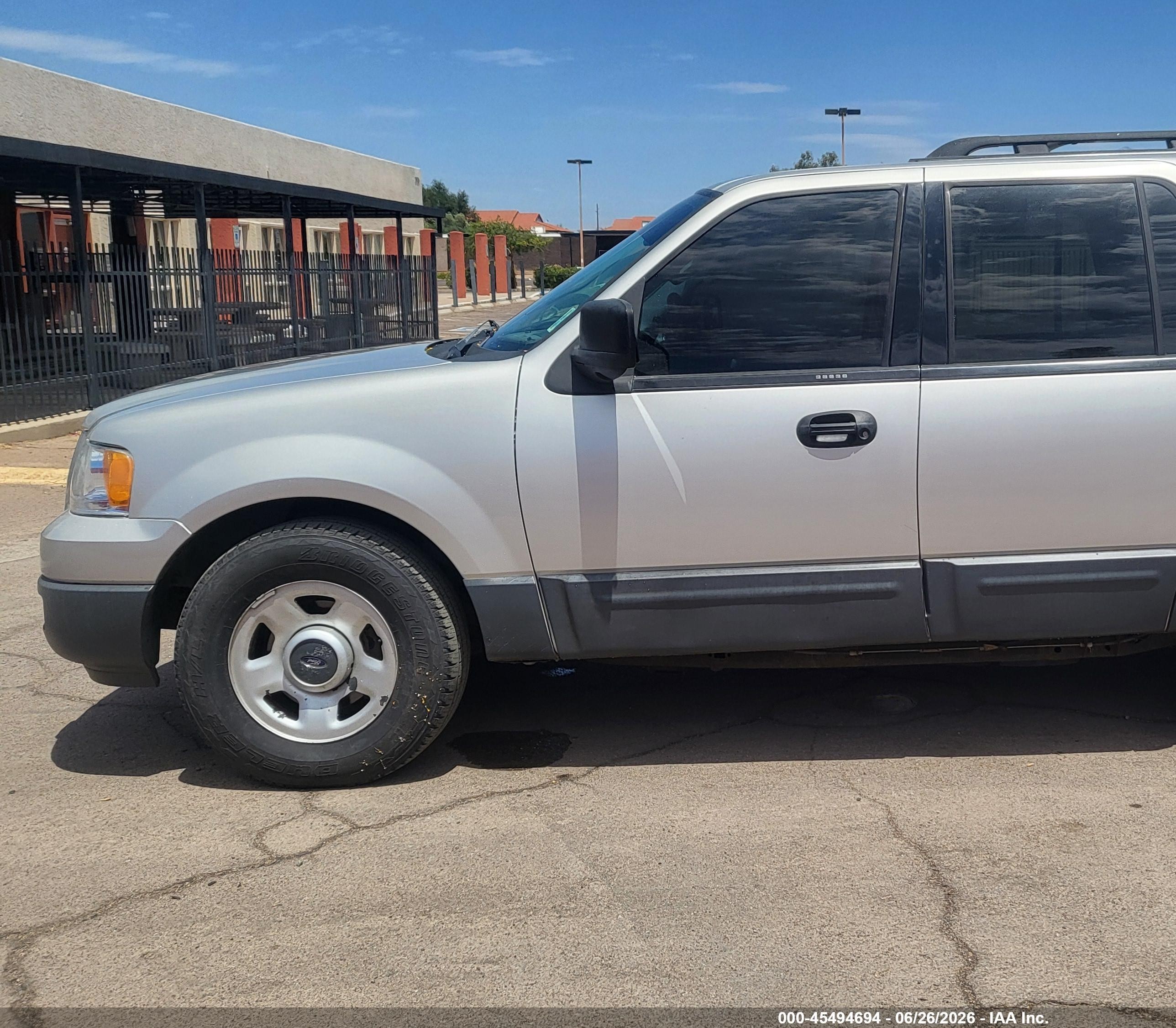 2004 Ford Expedition Xls Silver vin: 1FMRU13W64LB74351