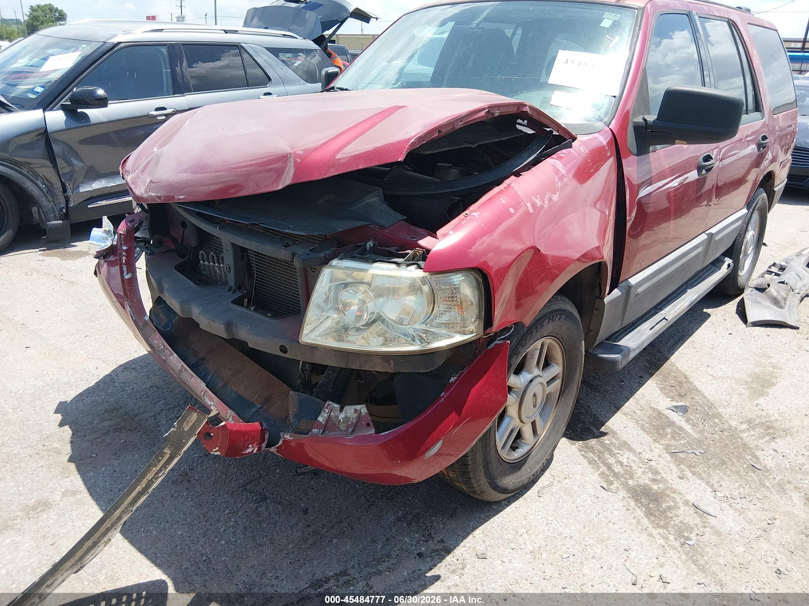 2004 Ford Expedition Xls Красный vin: 1FMRU13W94LB21739