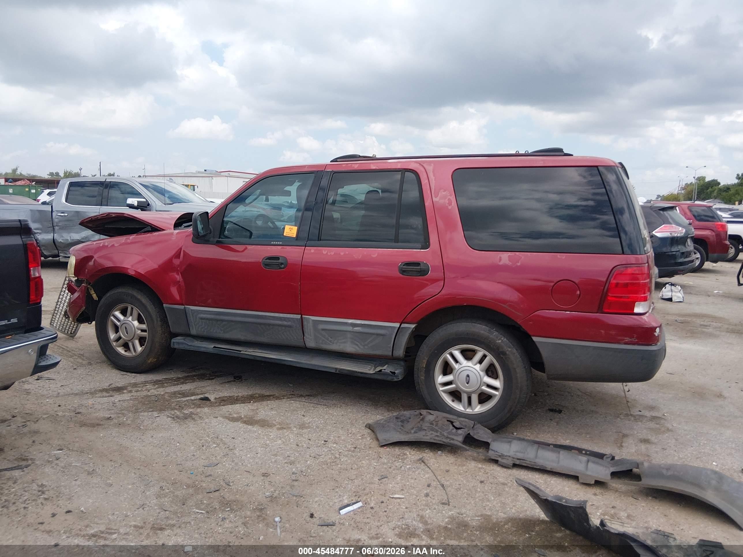 2004 Ford Expedition Xls Красный vin: 1FMRU13W94LB21739