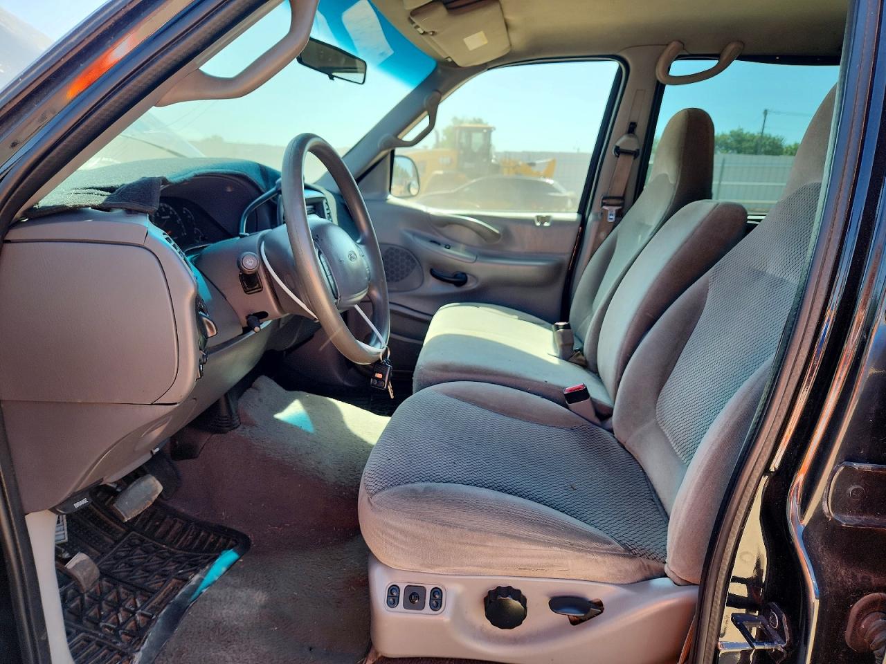 2000 Ford Expedition Xlt Black vin: 1FMRU1560YLA56556