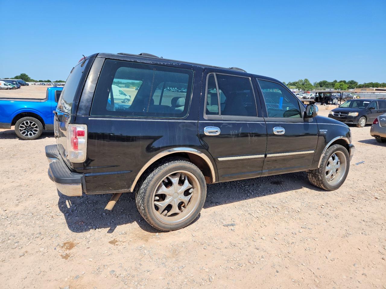 2000 Ford Expedition Xlt Black vin: 1FMRU1560YLA56556
