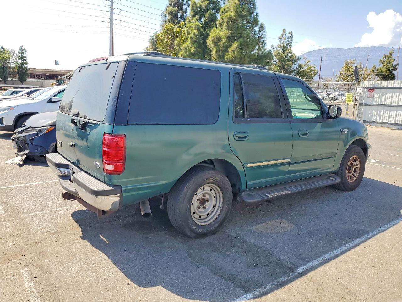 2000 Ford Expedition Xlt Зеленый vin: 1FMRU1561YLB90220