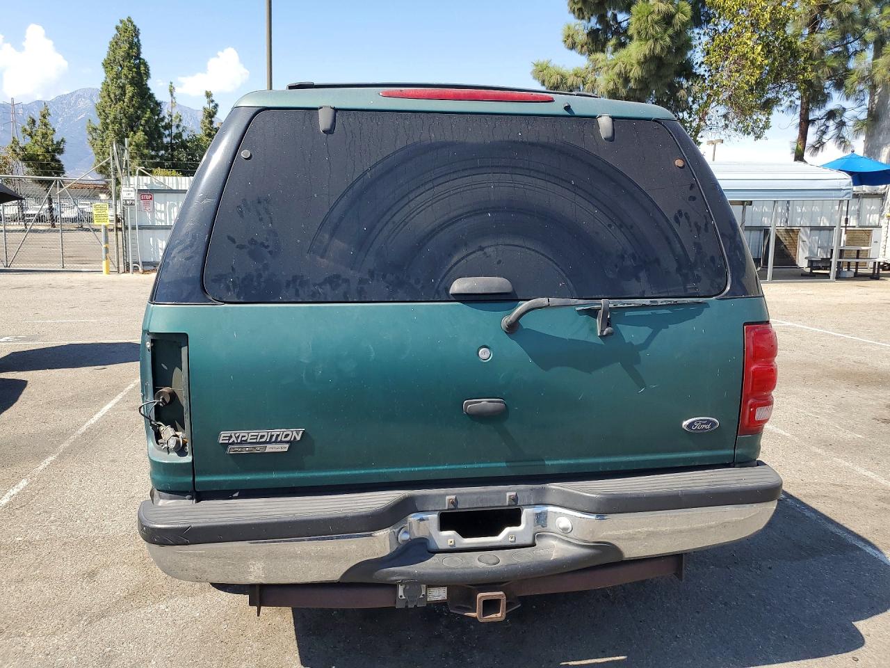 2000 Ford Expedition Xlt Зеленый vin: 1FMRU1561YLB90220