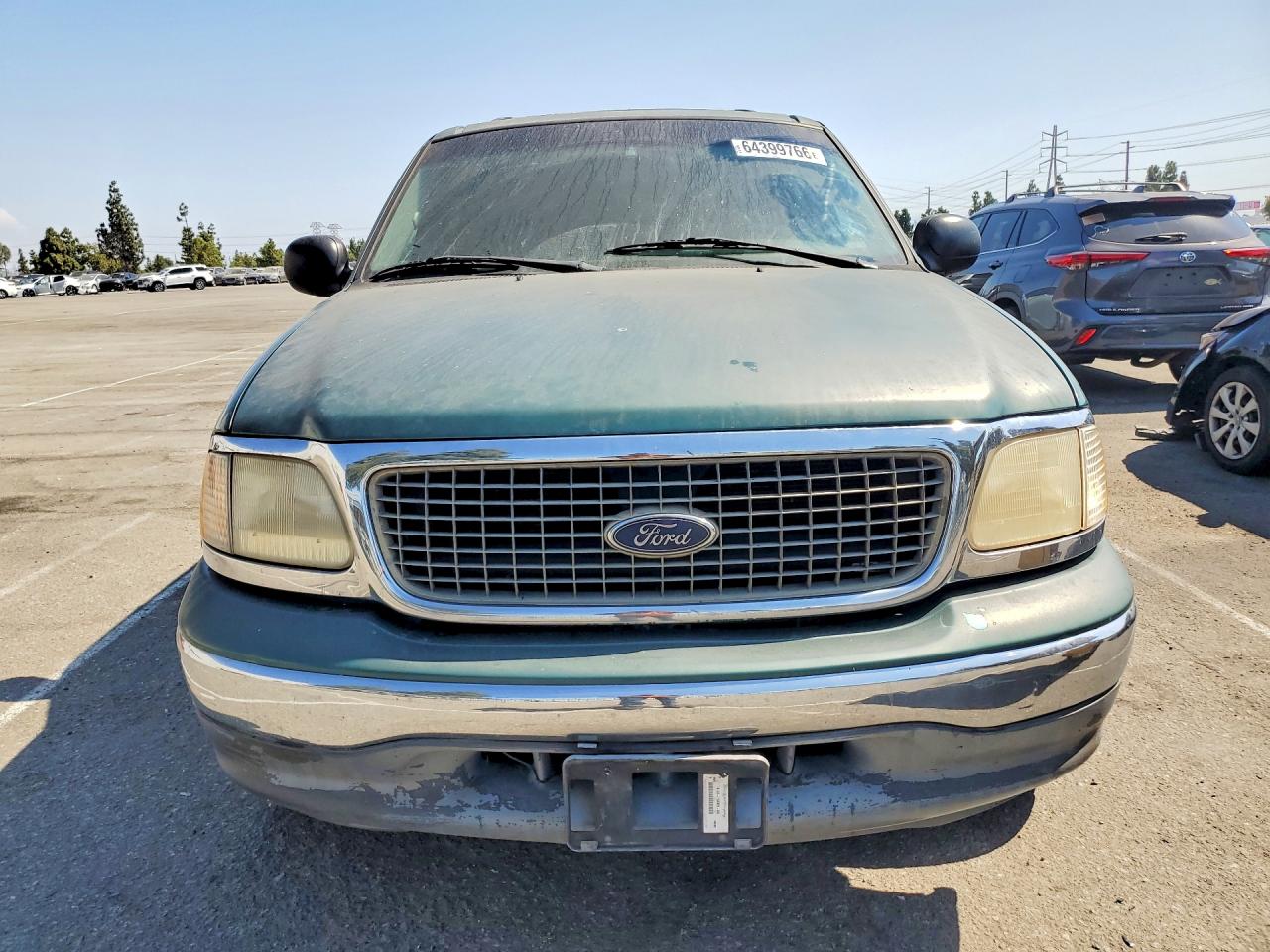 2000 Ford Expedition Xlt Зеленый vin: 1FMRU1561YLB90220