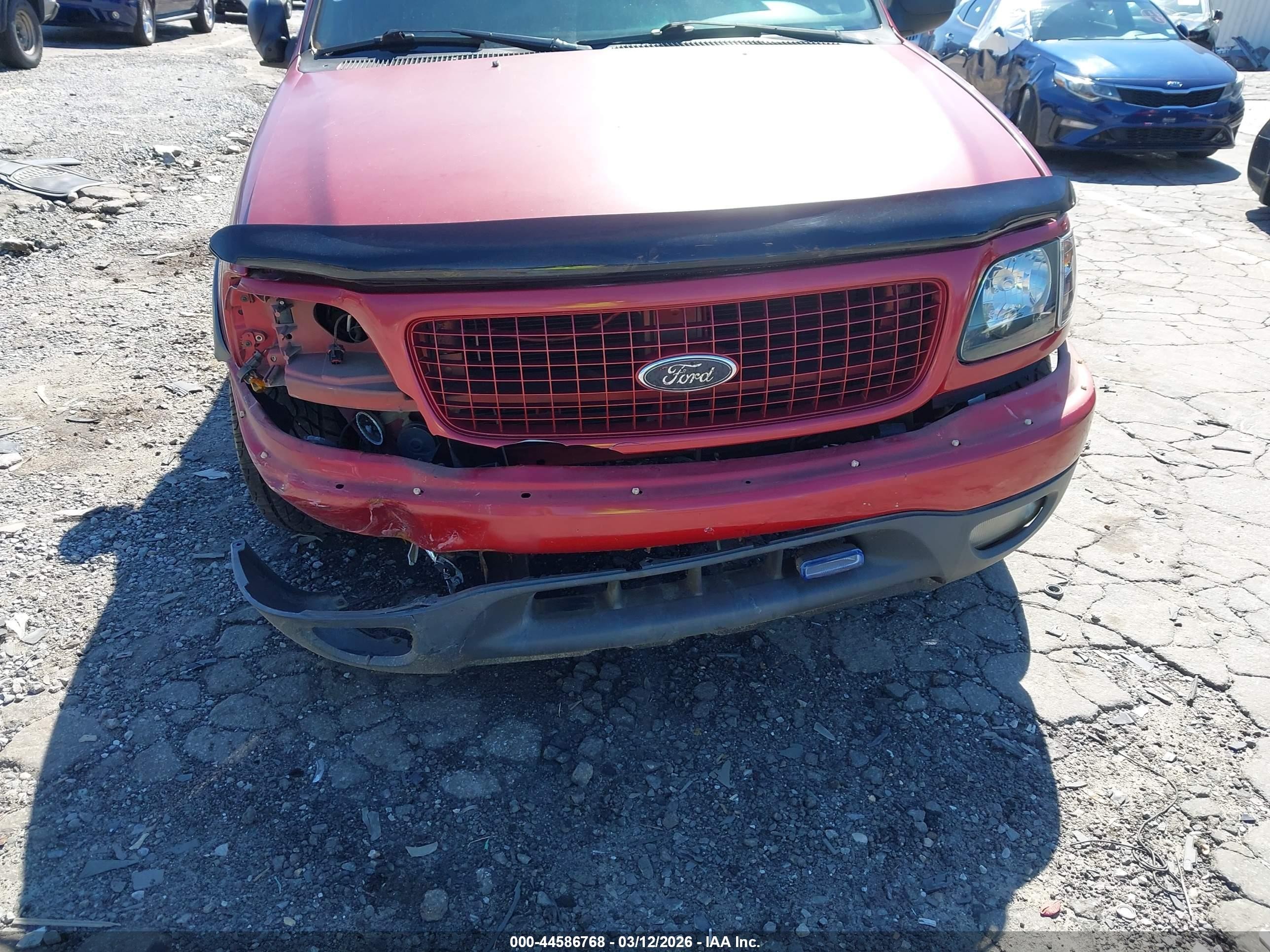 2000 Ford Expedition Xlt Red vin: 1FMRU1564YLA63705